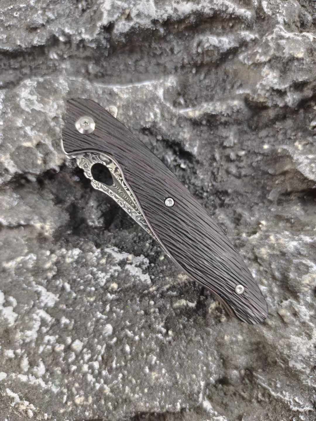 VG10 Damascus Seahorse Folding Knife - Tophatter Daily Deals