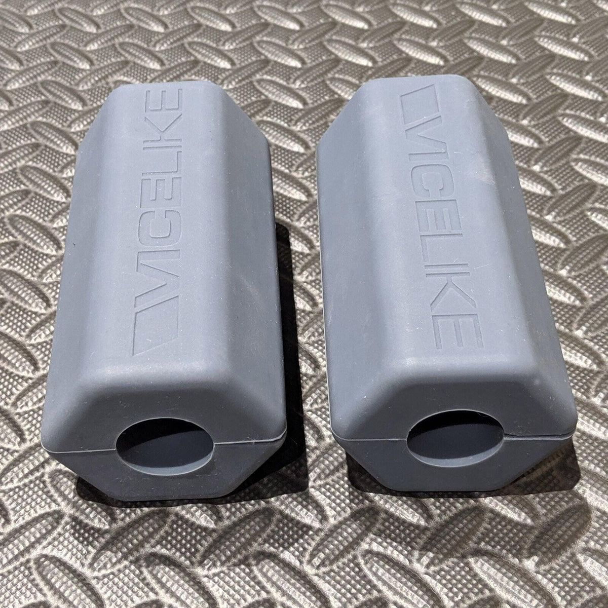 Grip for Dumbbells - Barbell Hand Grips, Oval Gripz, Barbell Grips, Thick Bar Grips, Adjustable Training Difficulty for Dumbbell, Weight Lifting, Pull ups Exercise & Fitness - Tophatter Daily Deals