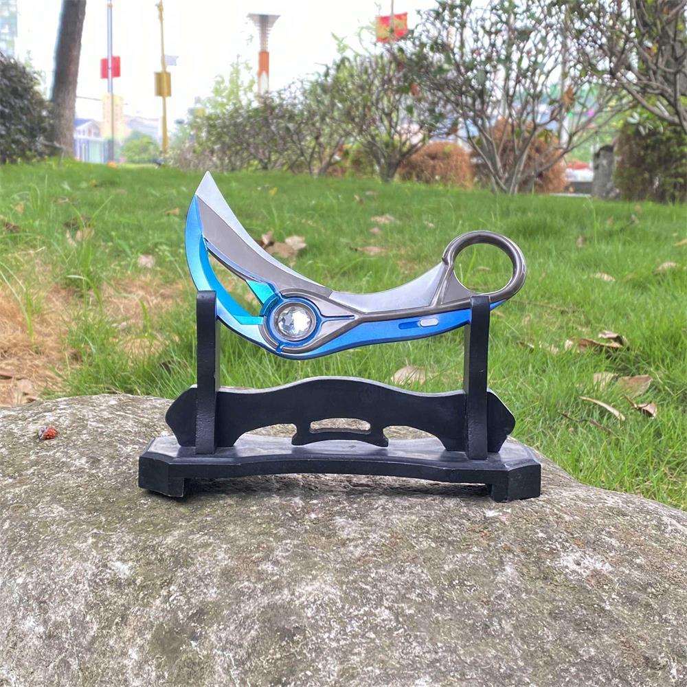 Metal Luminous Ion Karambit Replica Knife & Stand - Tophatter Daily Deals