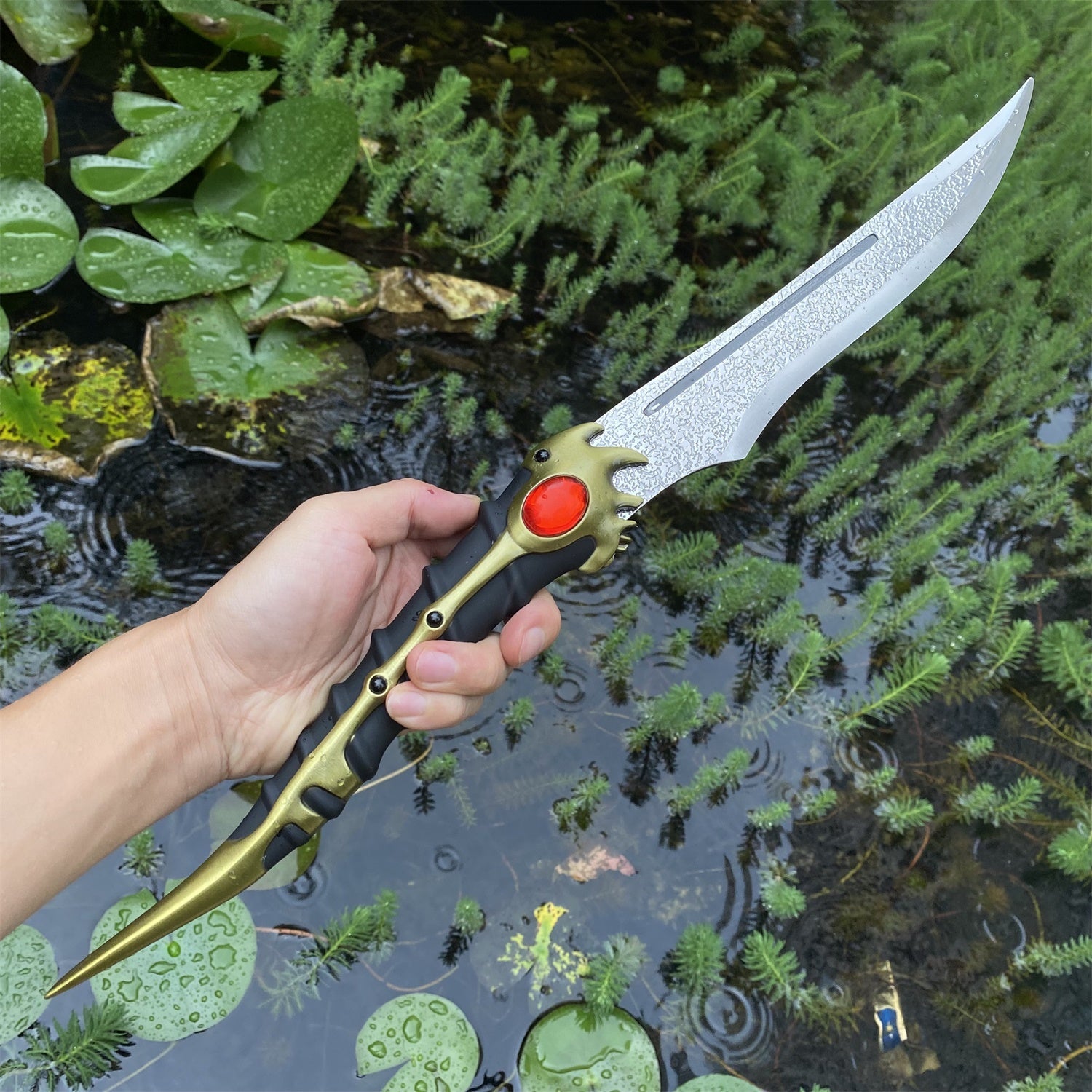 Arya Stark Catspaw Dagger 1:1 Replica With Display Plate - Tophatter Daily Deals