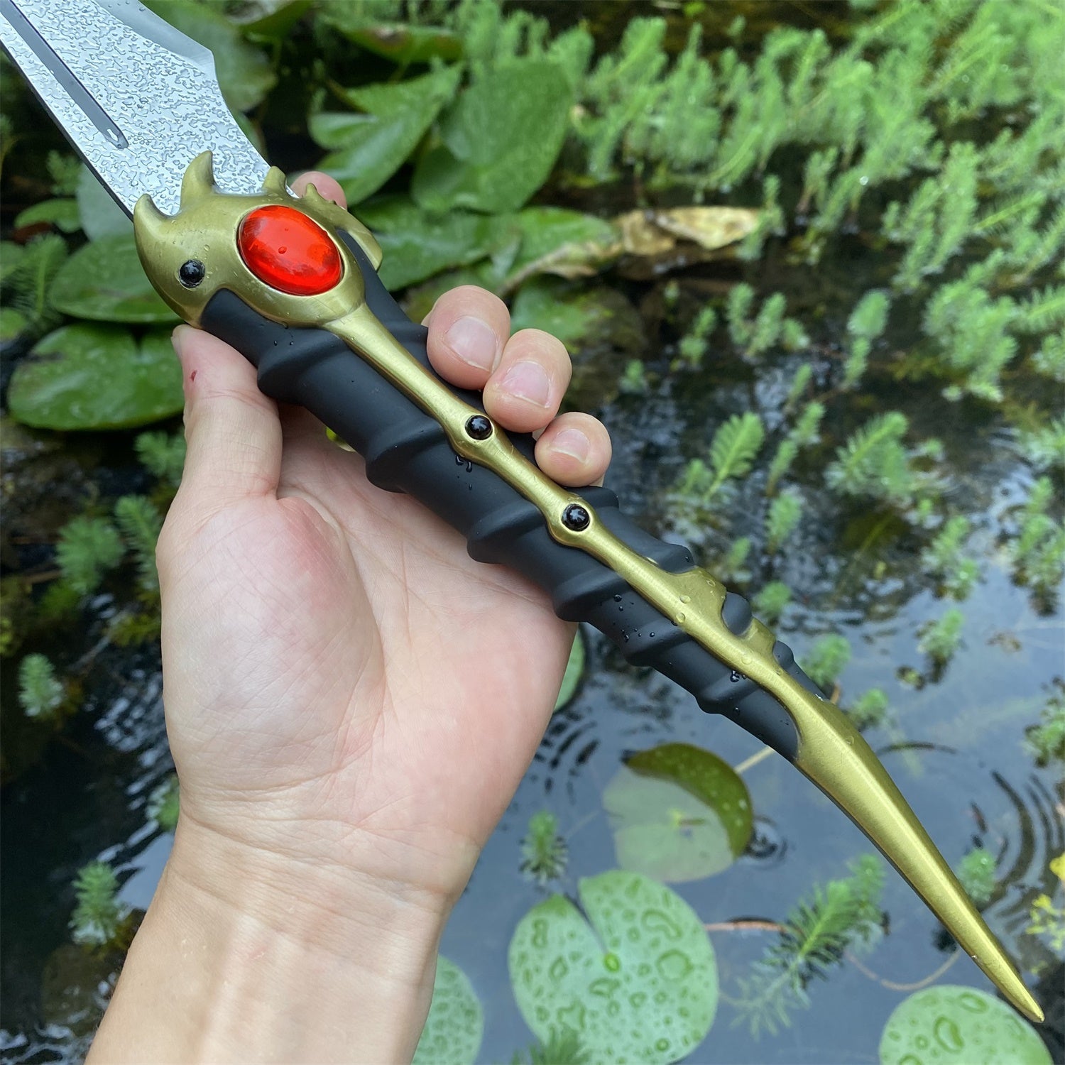 Arya Stark Catspaw Dagger 1:1 Replica With Display Plate - Tophatter Daily Deals