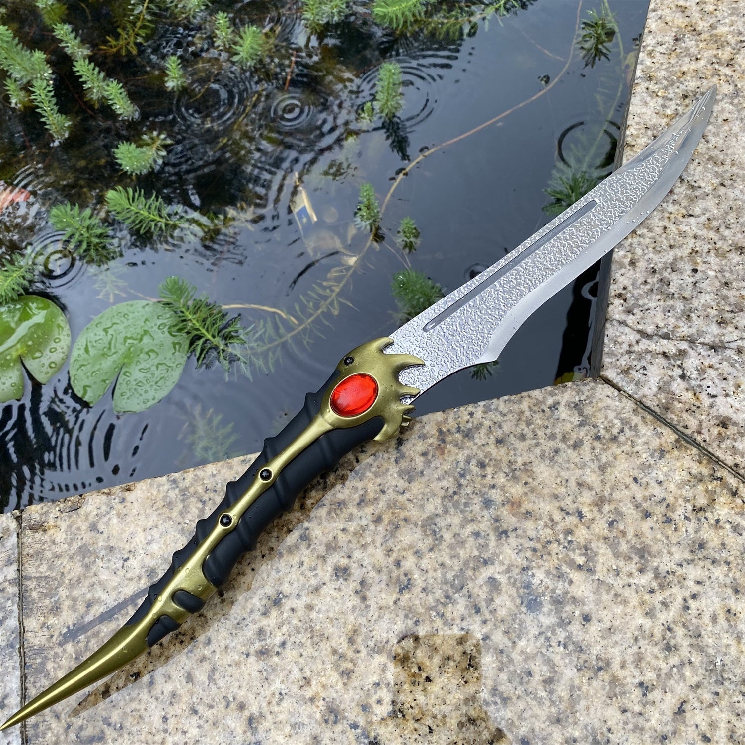 Arya Stark Catspaw Dagger 1:1 Replica With Display Plate - Tophatter Daily Deals