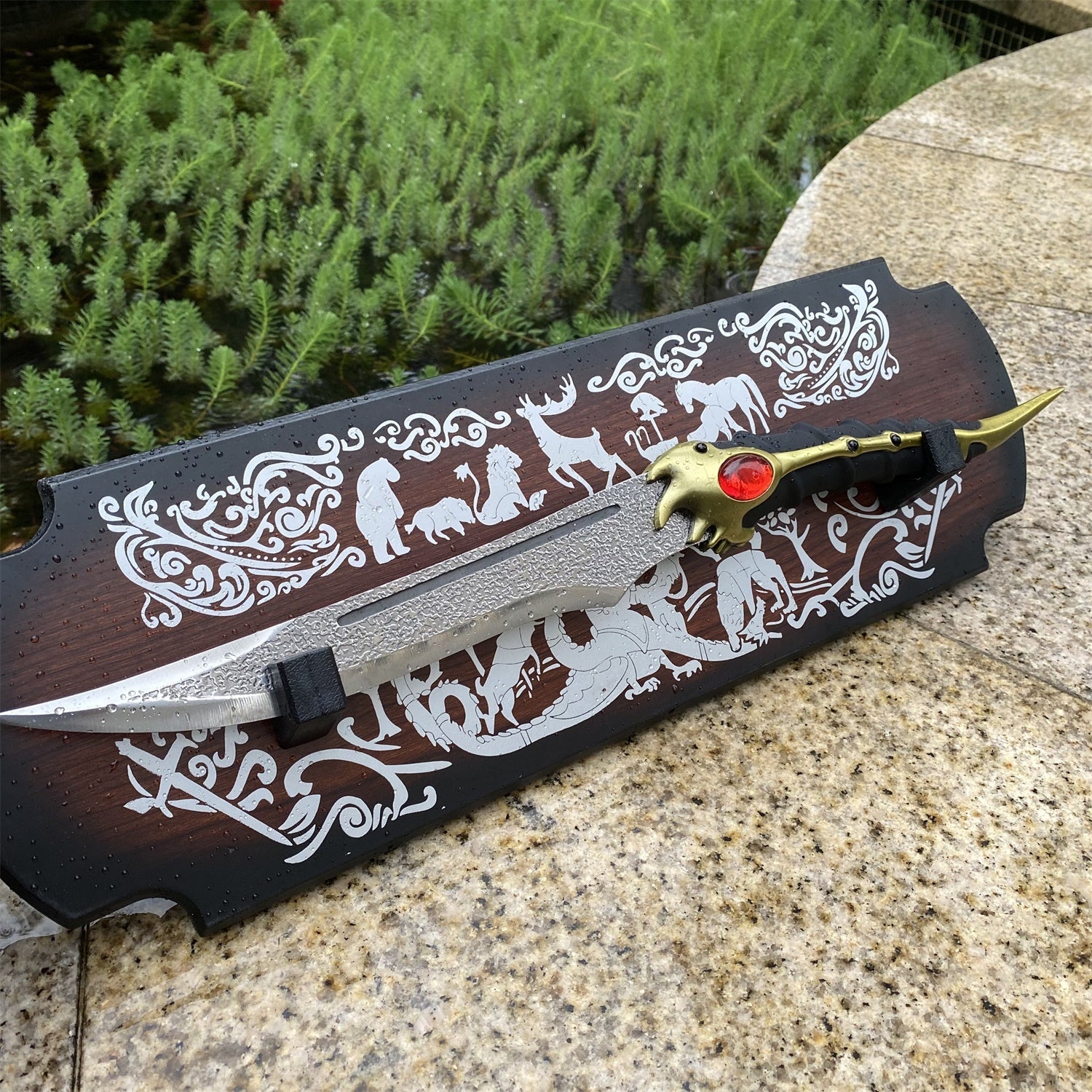 Arya Stark Catspaw Dagger 1:1 Replica With Display Plate - Tophatter Daily Deals