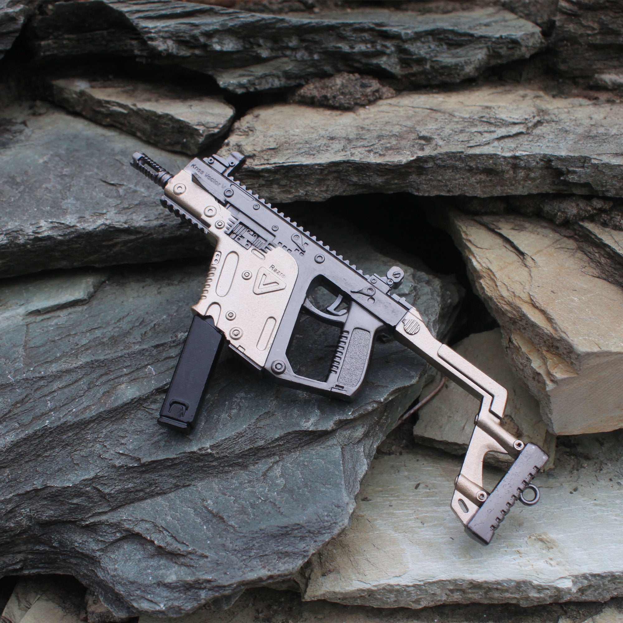 Metal KRISS Vector Miniature Alloy SMG 14CM/5.5" - Tophatter Daily Deals