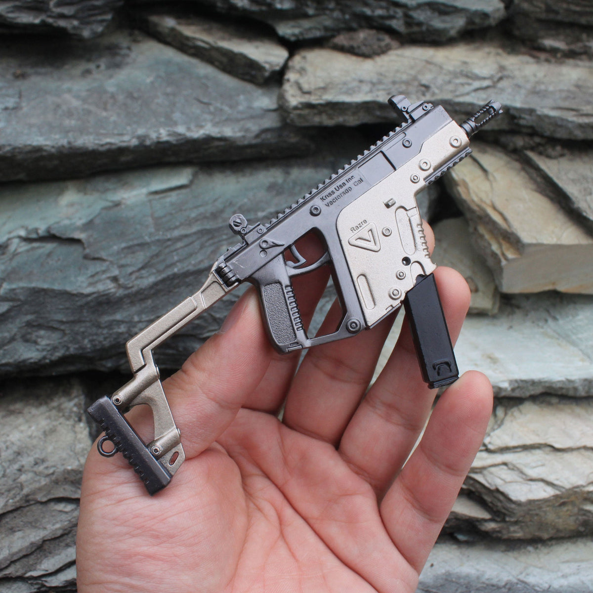Metal KRISS Vector Miniature Alloy SMG 14CM/5.5" Vector Only - Tophatter Daily Deals