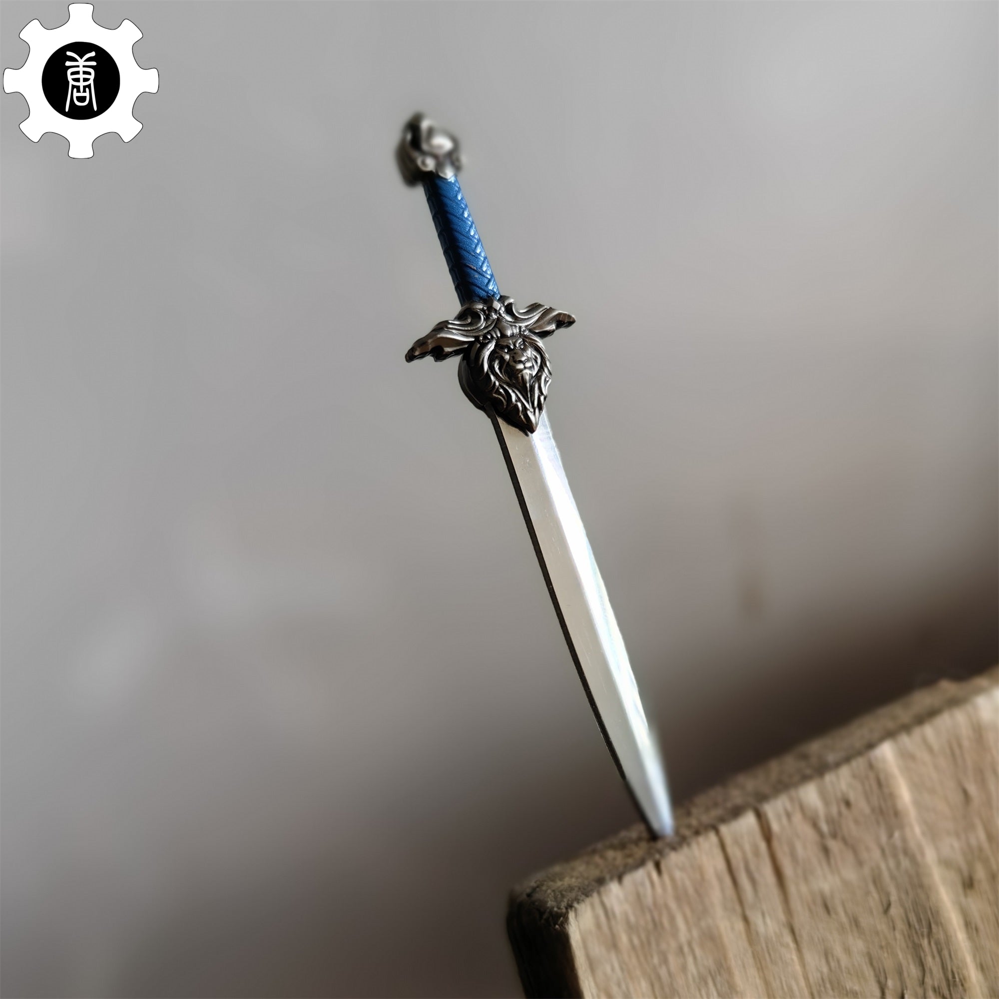 WOW Stormwind Sword Mini Metal Replica Unboxing Tool - Tophatter Daily Deals