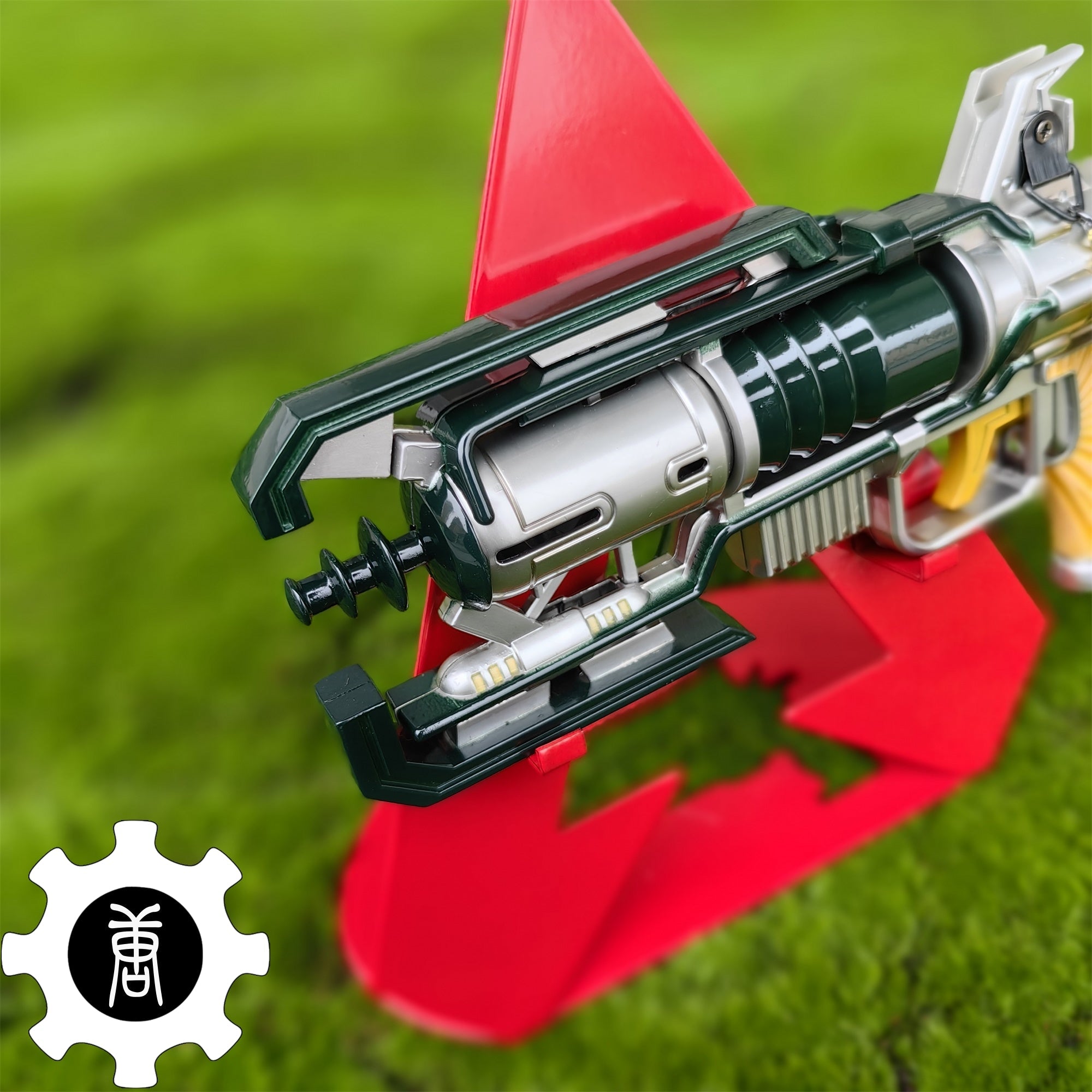 Wingman Sun Burst Life Size Metal Replica - Tophatter Daily Deals