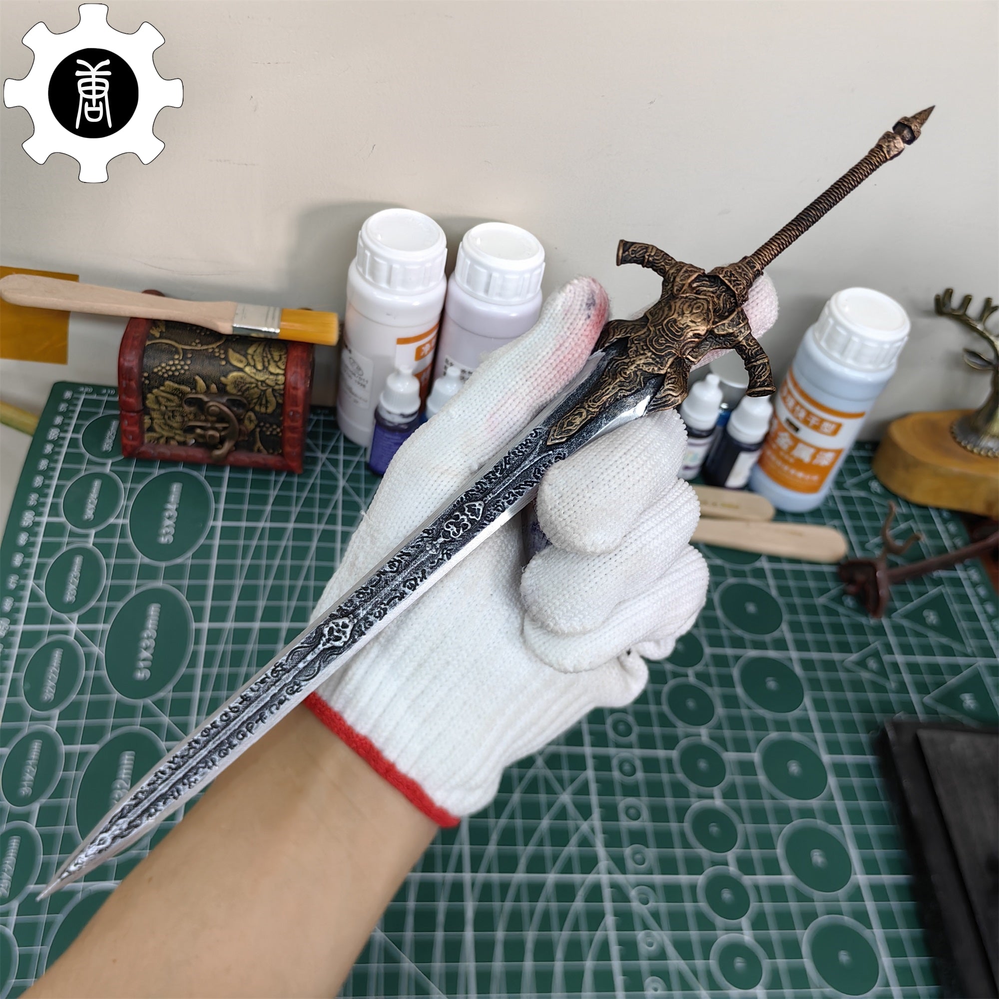 3D Printed 1: 6 Scale Wolf Knight’s Greatsword - Tophatter Daily Deals