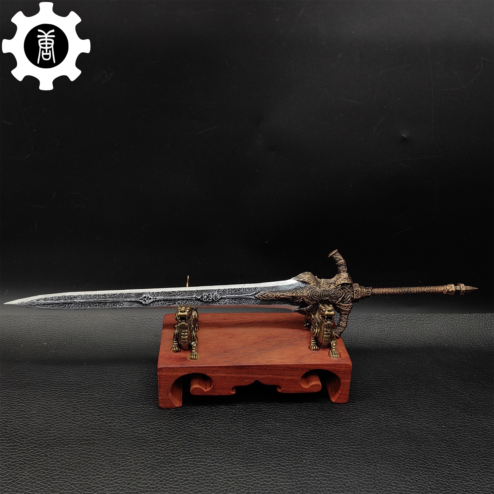 3D Printed 1: 6 Scale Wolf Knight’s Greatsword - Tophatter Daily Deals