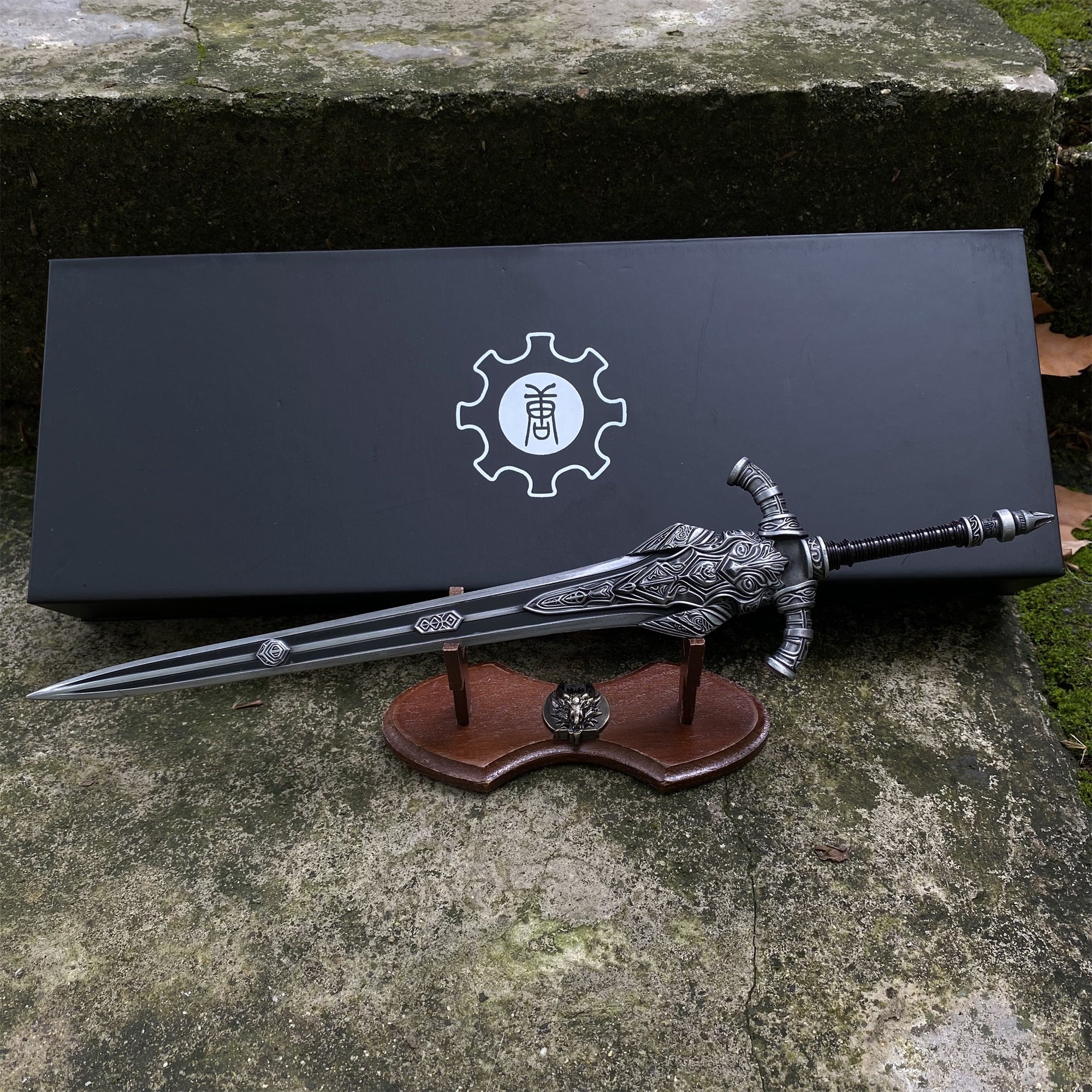 Soul Game Classical Wolf Knight's Greatsword Metal Replica 1/6 Scale Sword & Stand - Tophatter Daily Deals