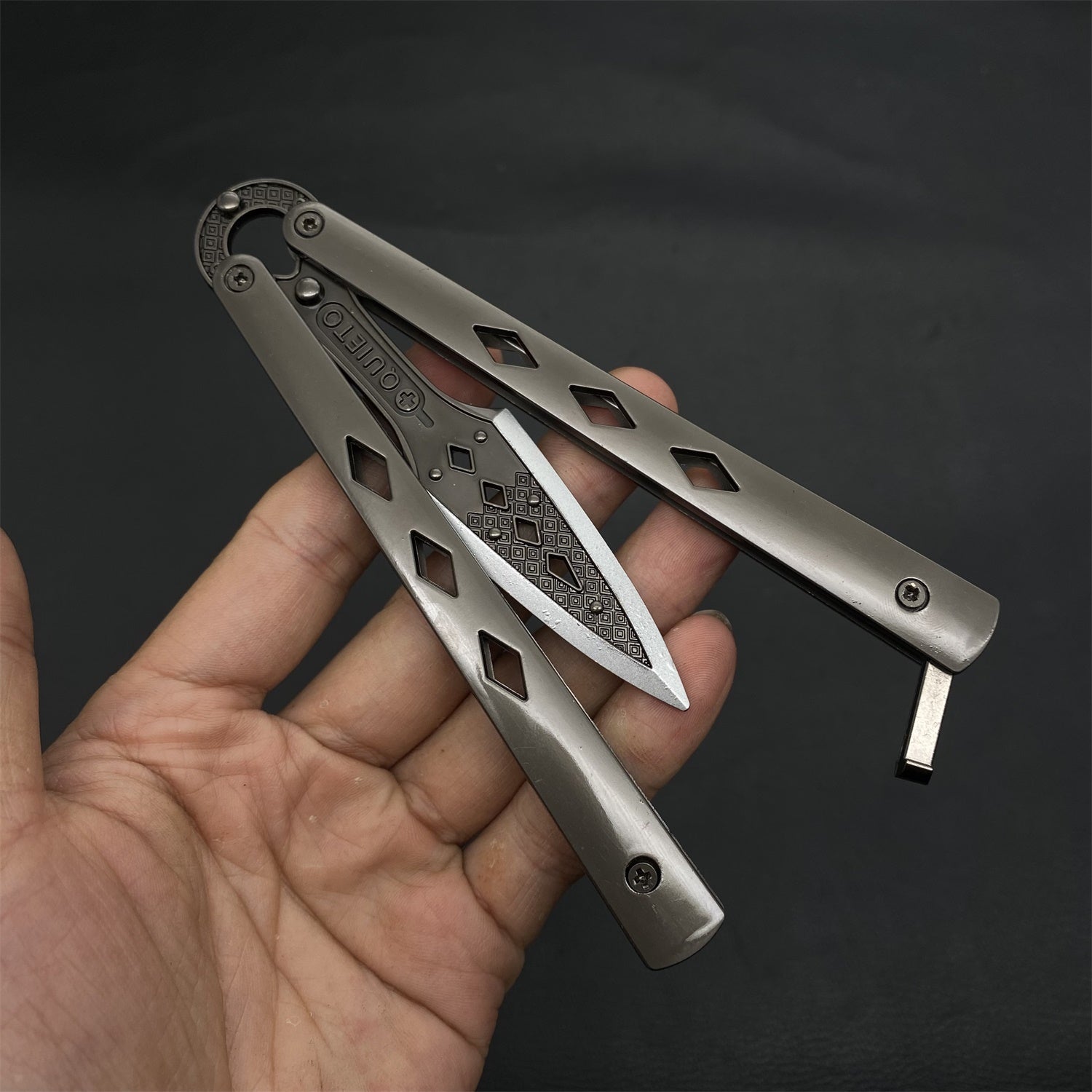Wraith Heirloom Kunai Metal Blunt Blade Balisong display model - Tophatter Daily Deals