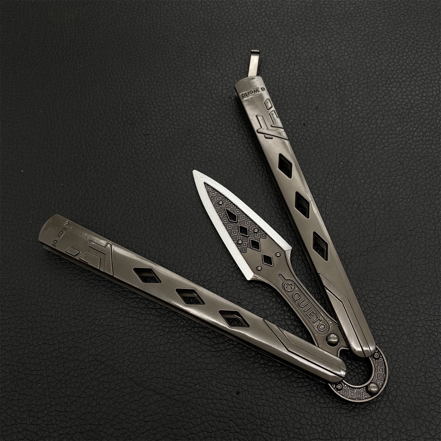 Wraith Heirloom Kunai Metal Blunt Blade Balisong display model - Tophatter Daily Deals