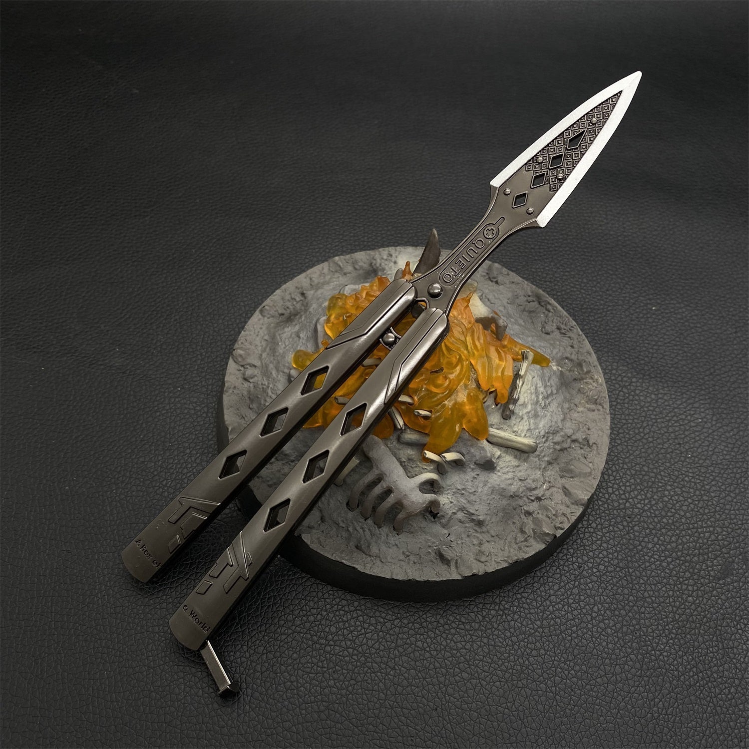 Wraith Heirloom Kunai Metal Blunt Blade Balisong display model - Tophatter Daily Deals