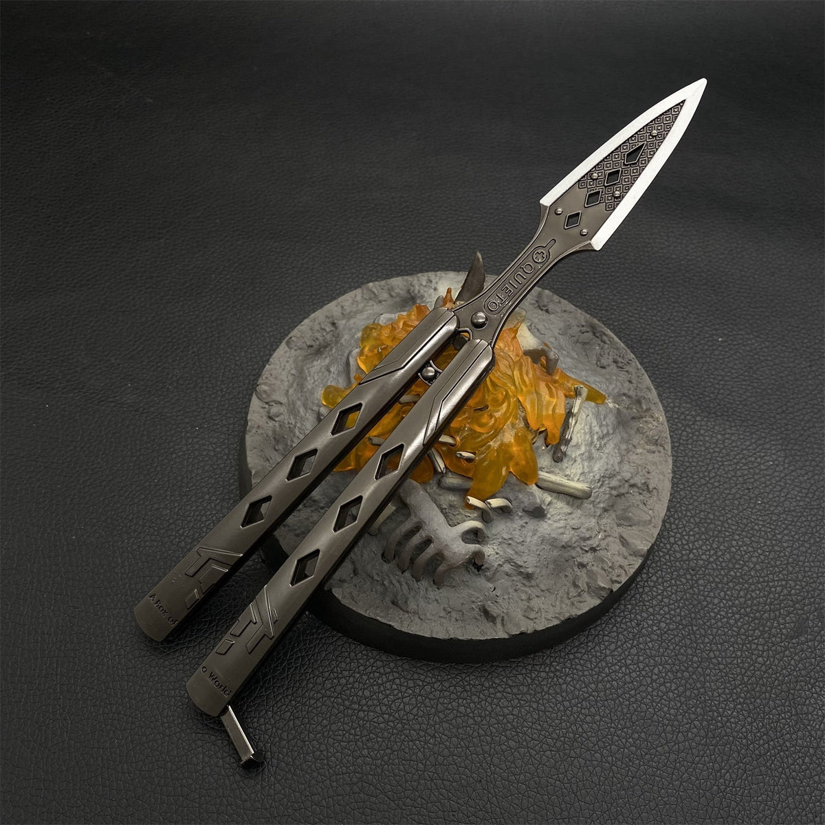 Wraith Heirloom Kunai Metal Blunt Blade Balisong display model - Tophatter Daily Deals