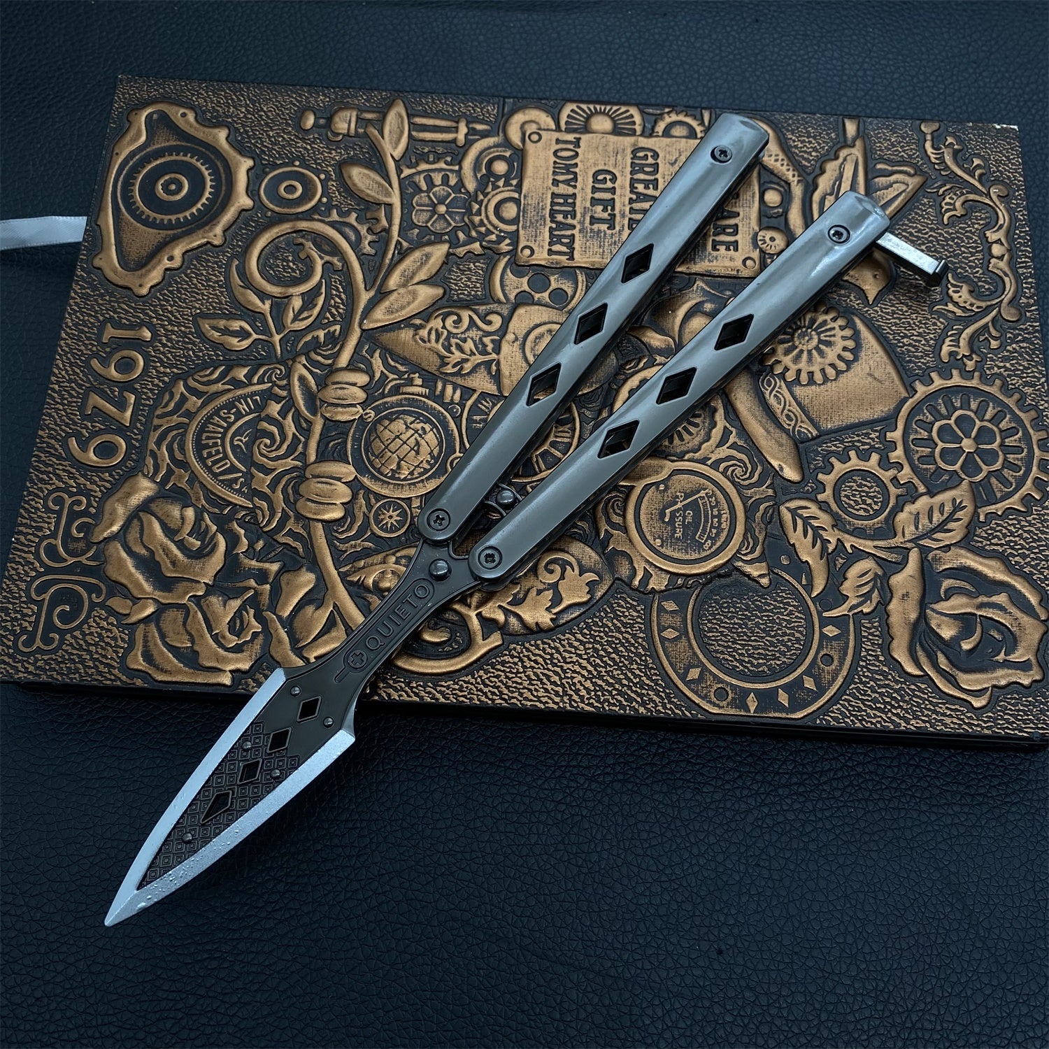 Wraith Heirloom Kunai Metal Blunt Blade Balisong display model - Tophatter Daily Deals