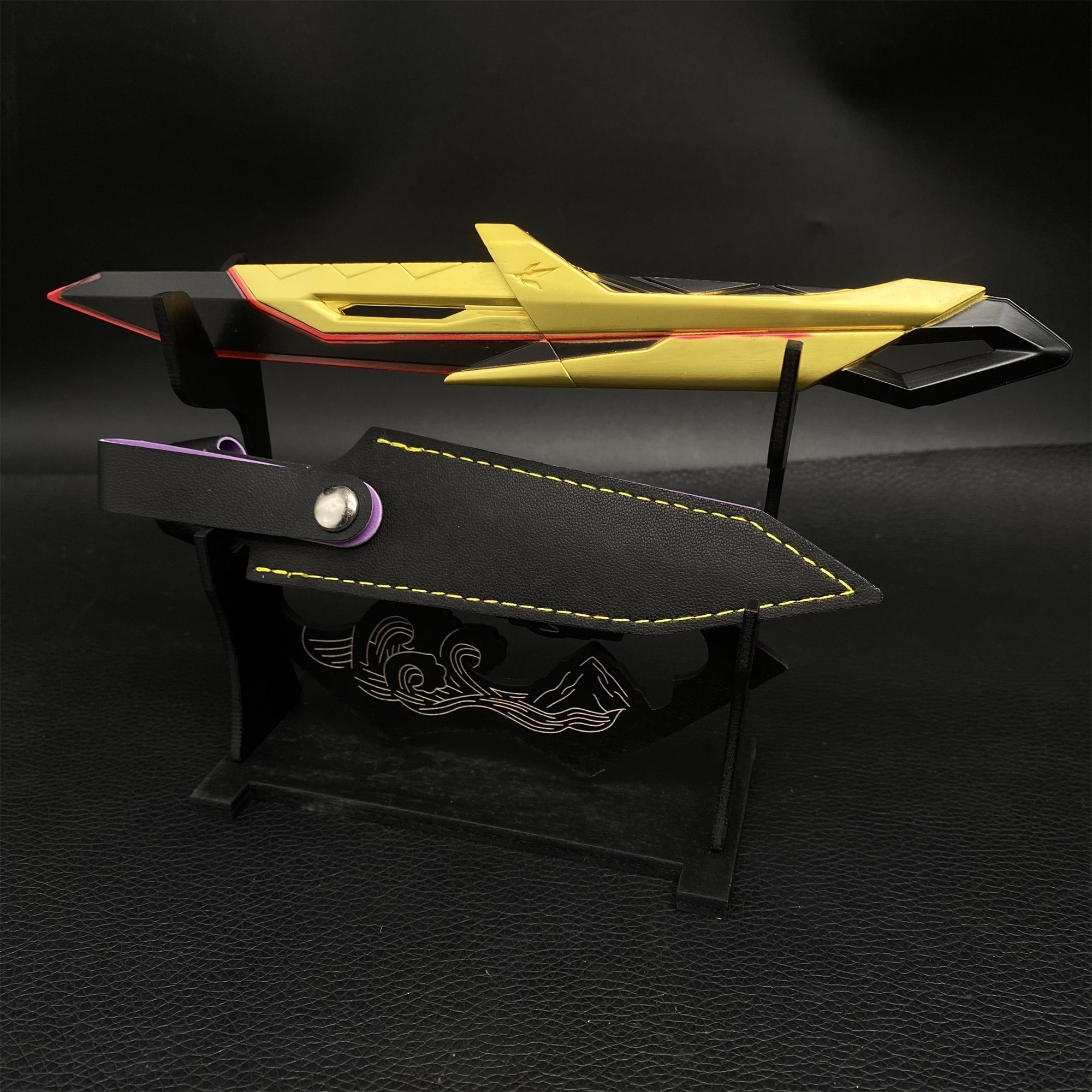 XERØFANG Knife Mini Scale Replica 4 Colors Golden Red & Stand - Tophatter Daily Deals