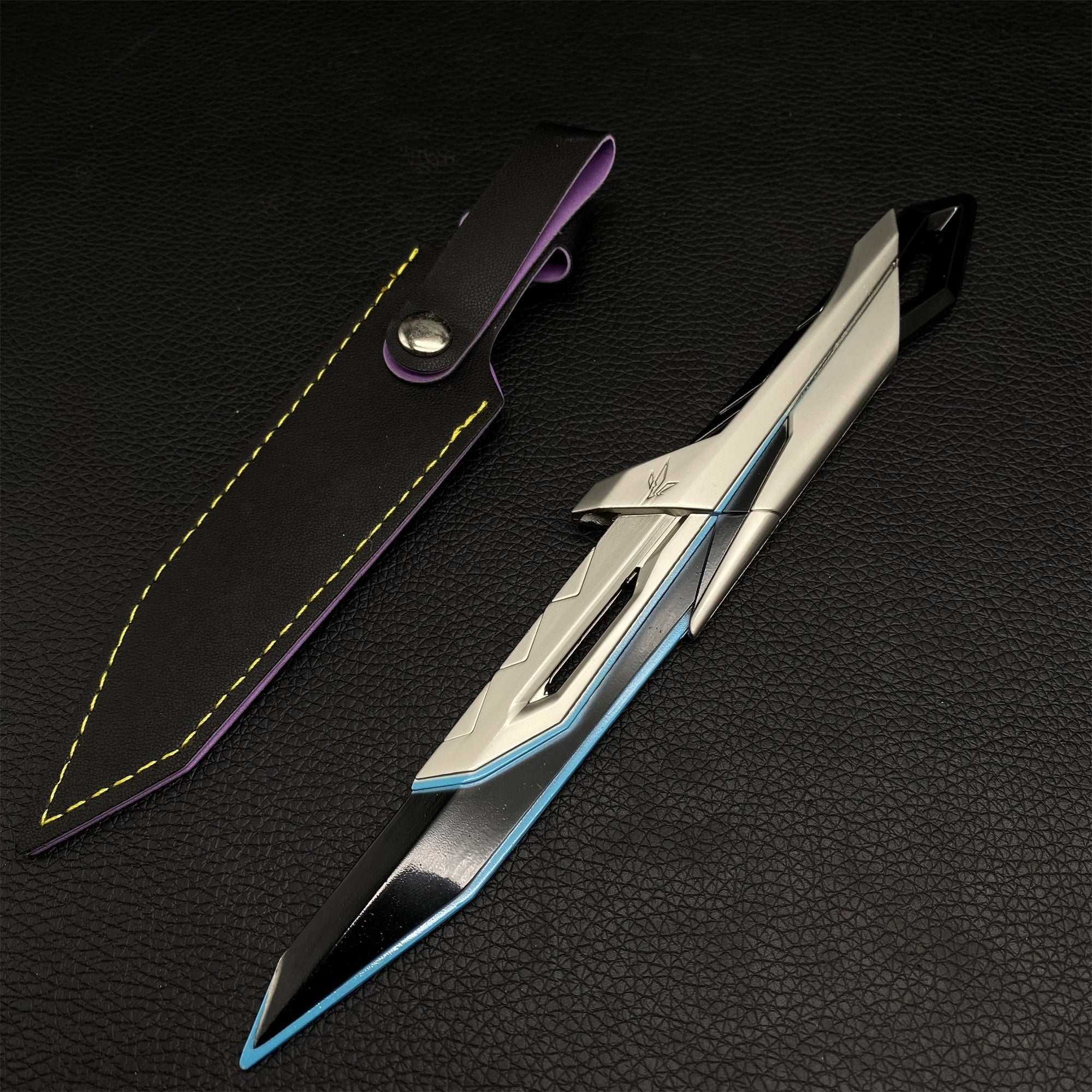XERØFANG Knife Mini Scale Replica 4 Colors White Blue - Tophatter Daily Deals