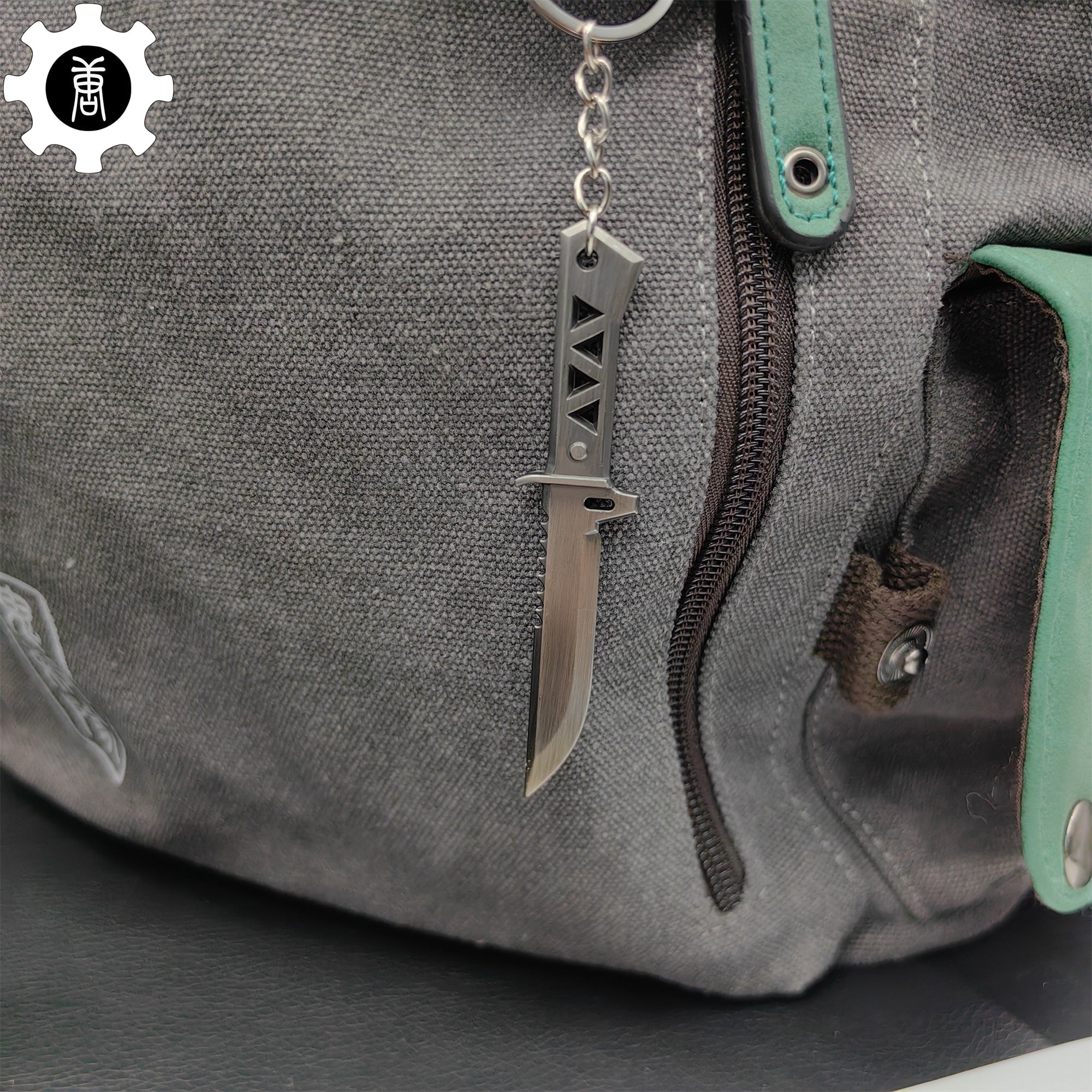 Mini Xenohunter Knife Metal Keychain - Tophatter Daily Deals