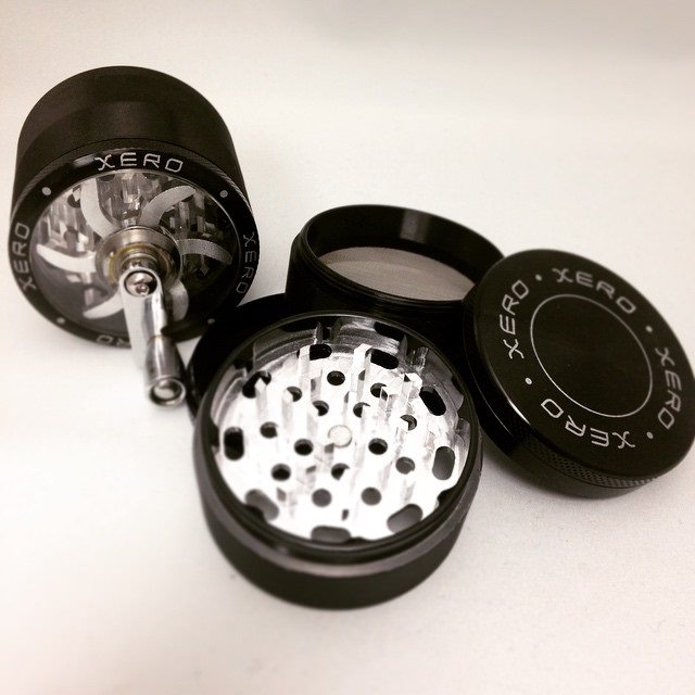 Tobacco Grinder Aluminum Herb Spice Crusher Hand Crank 2.5" 4 Piece Black - Tophatter's Guns'N'Weapons Store Collectible Weapons - Tophatter Daily Deals