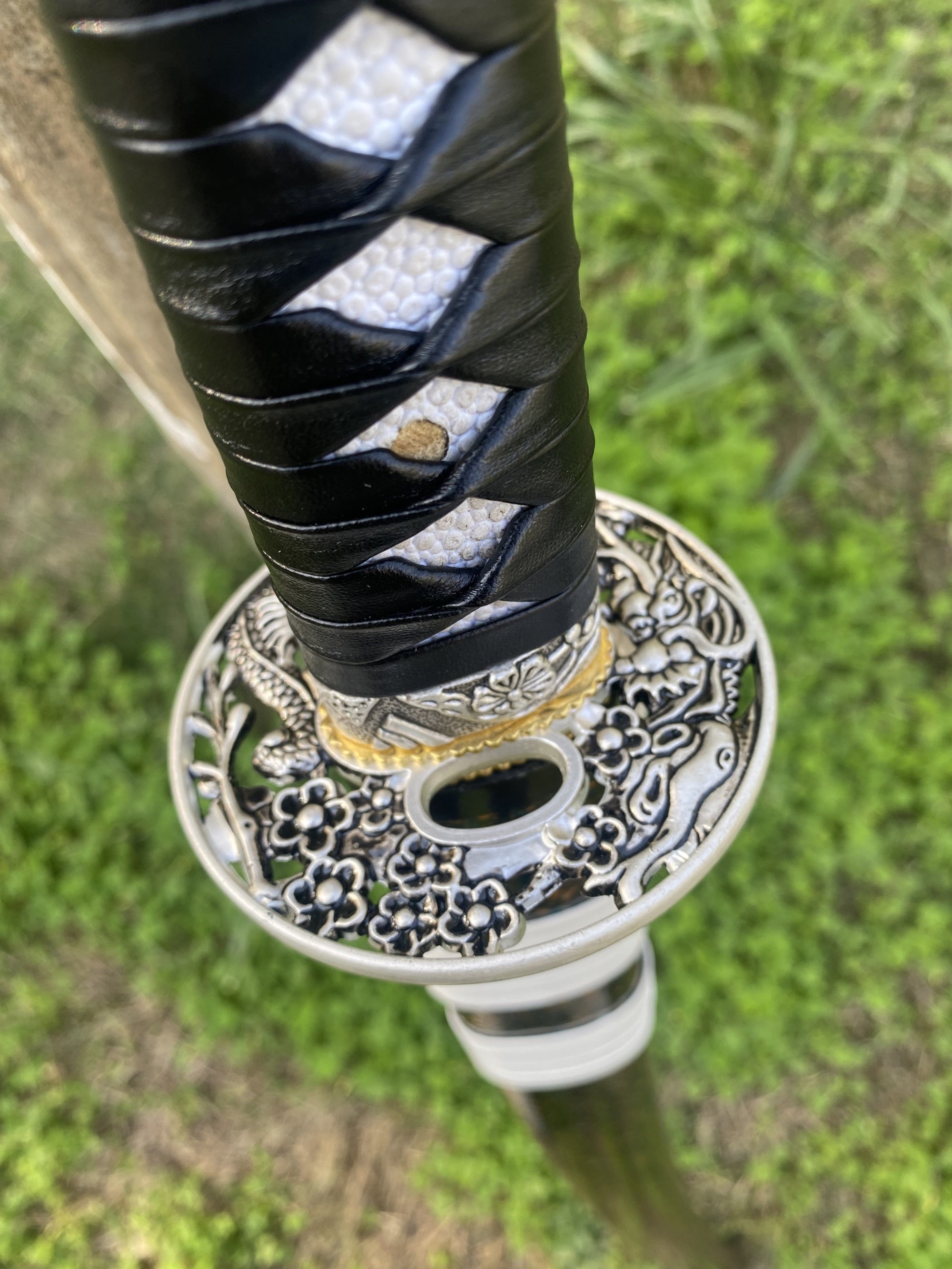 Ice Dragon Katana Damascus Steel Samurai Sword - Tophatter Daily Deals