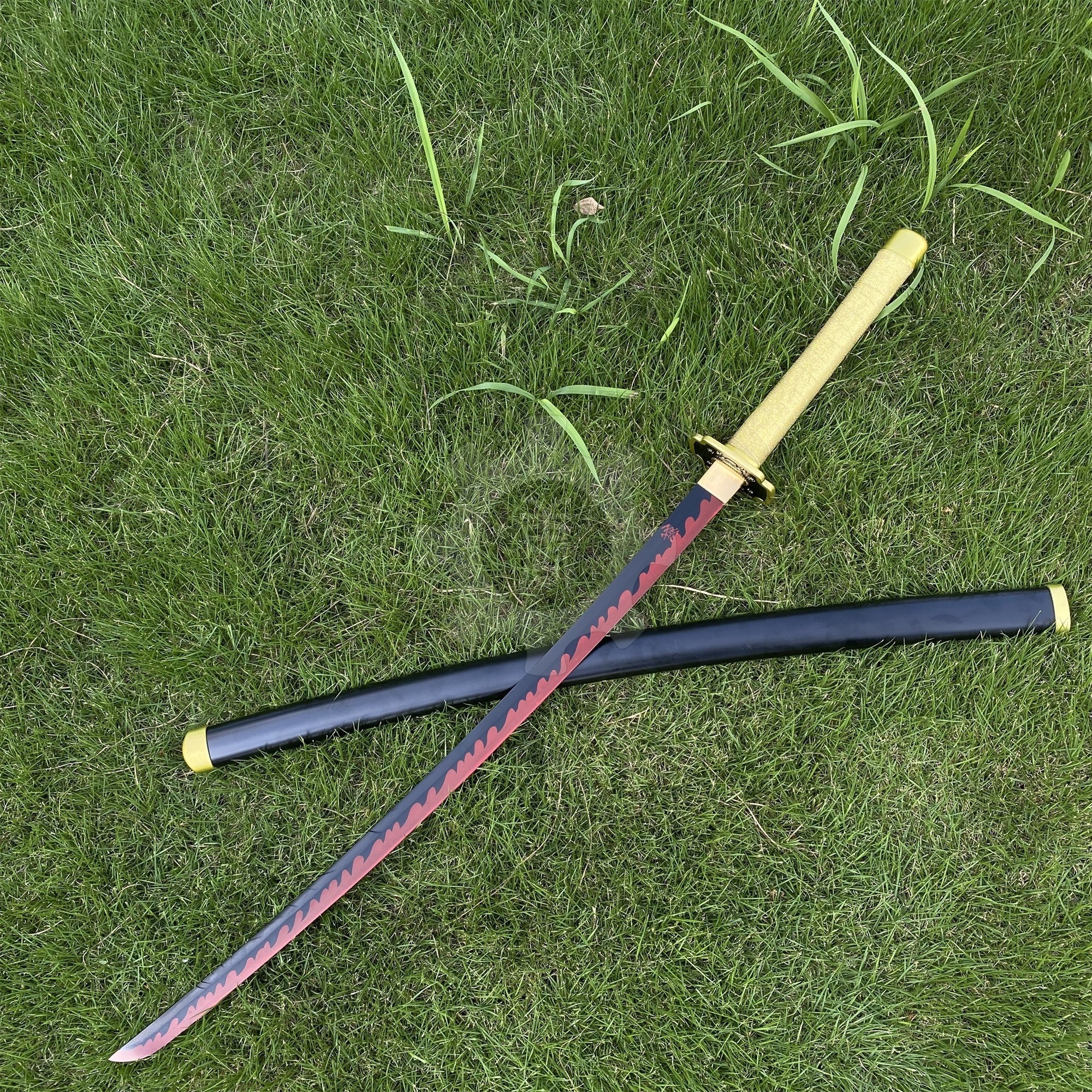 IRL Yoriichi Nichirin Sword Katana-Carbon Steel 1045 - Tophatter Daily Deals