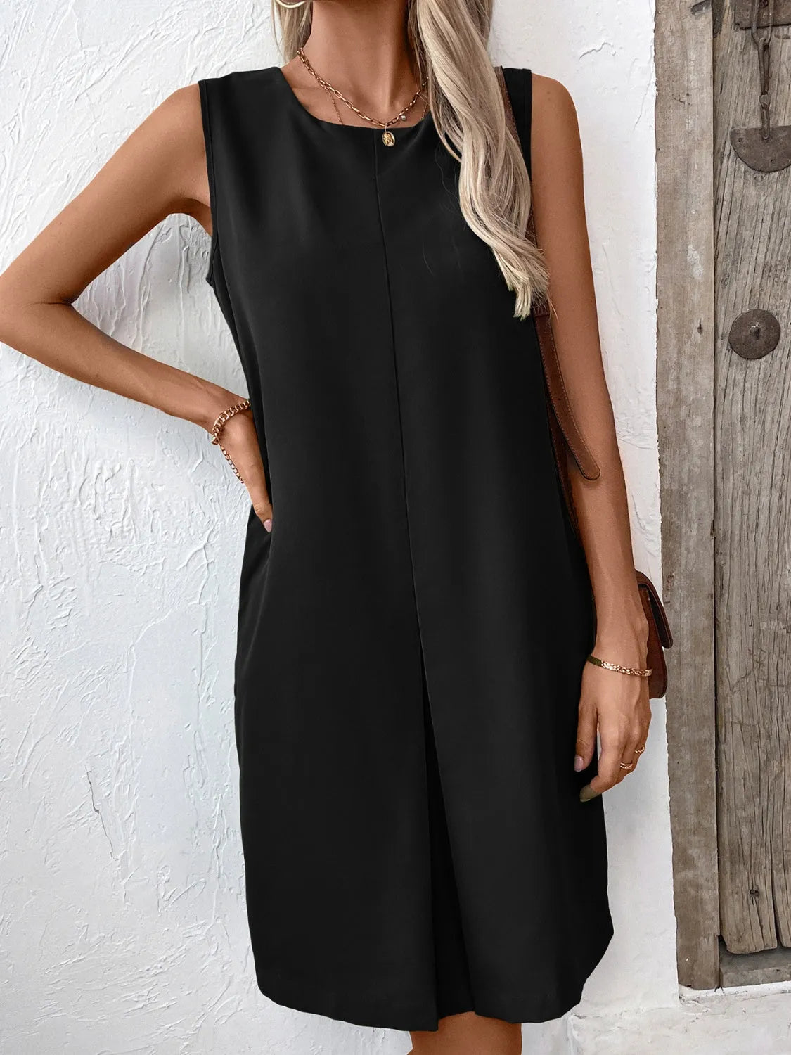 Ivy Lane Pocketed Round Neck Sleeveless Mini Dress Casual Dresses - Tophatter Daily Deals