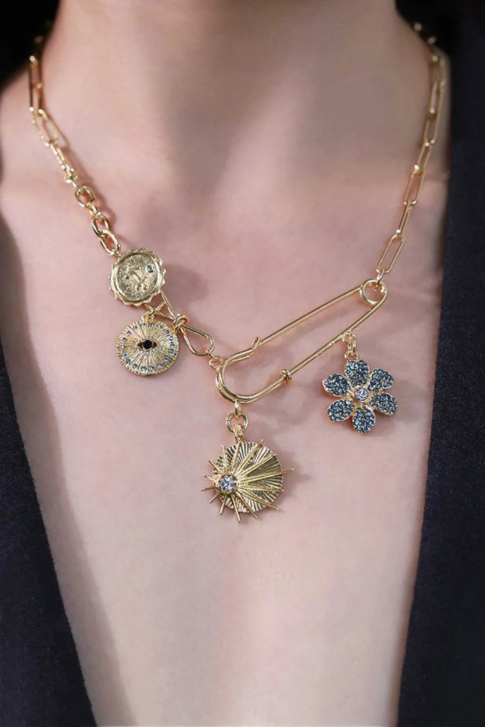 5-Piece Wholesale Rhinestone Flower Paperclip Chain Necklace Necklaces - Tophatter Daily Deals