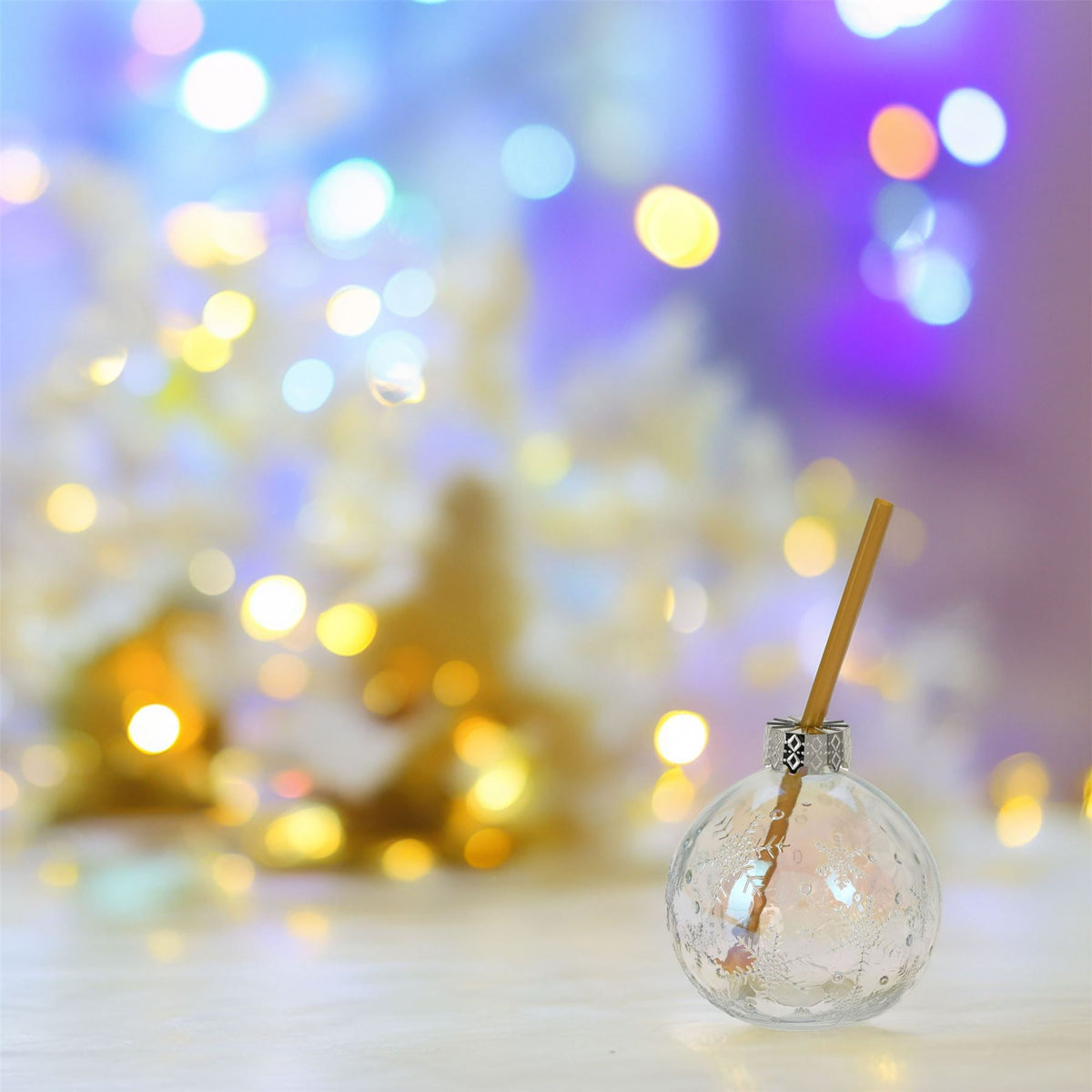 Christmas Bauble Drinking Jar | Novelty Glass with Straw for Festive Drinks Drinking Jar - Tophatter Daily Deals