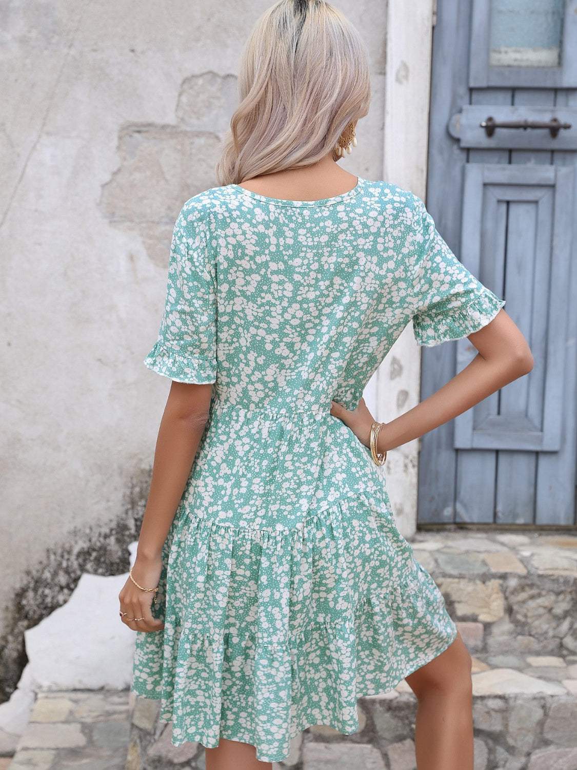 Floral V-Neck Short Sleeve Tiered Dress Casual Dresses - Tophatter Daily Deals