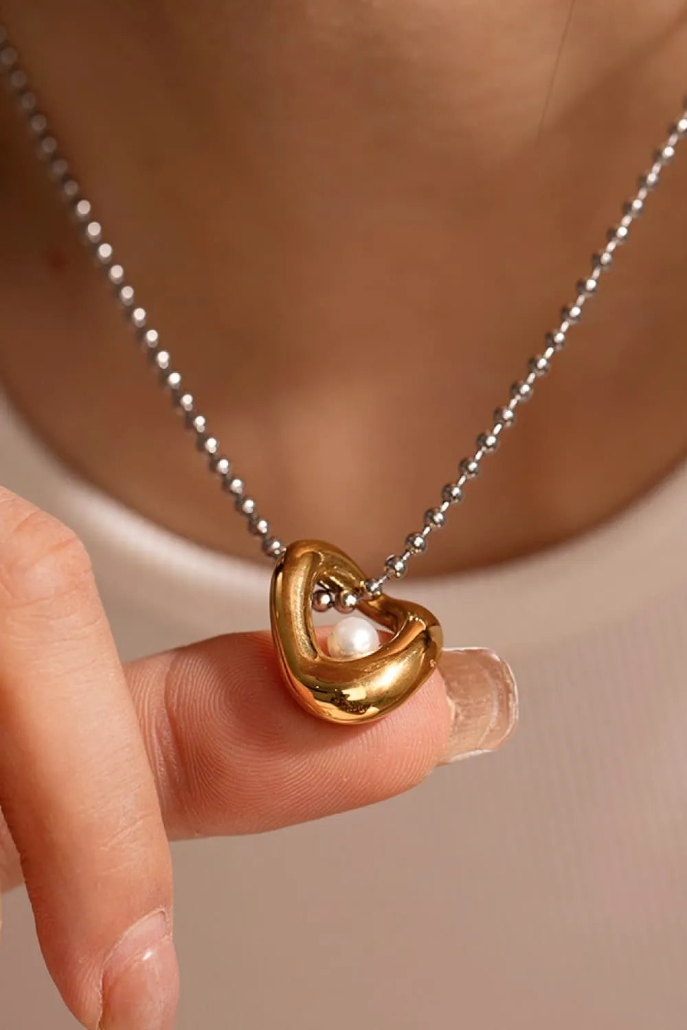 18K Gold-Plated Synthetic Pearl Peandant Necklace Necklaces - Tophatter Daily Deals