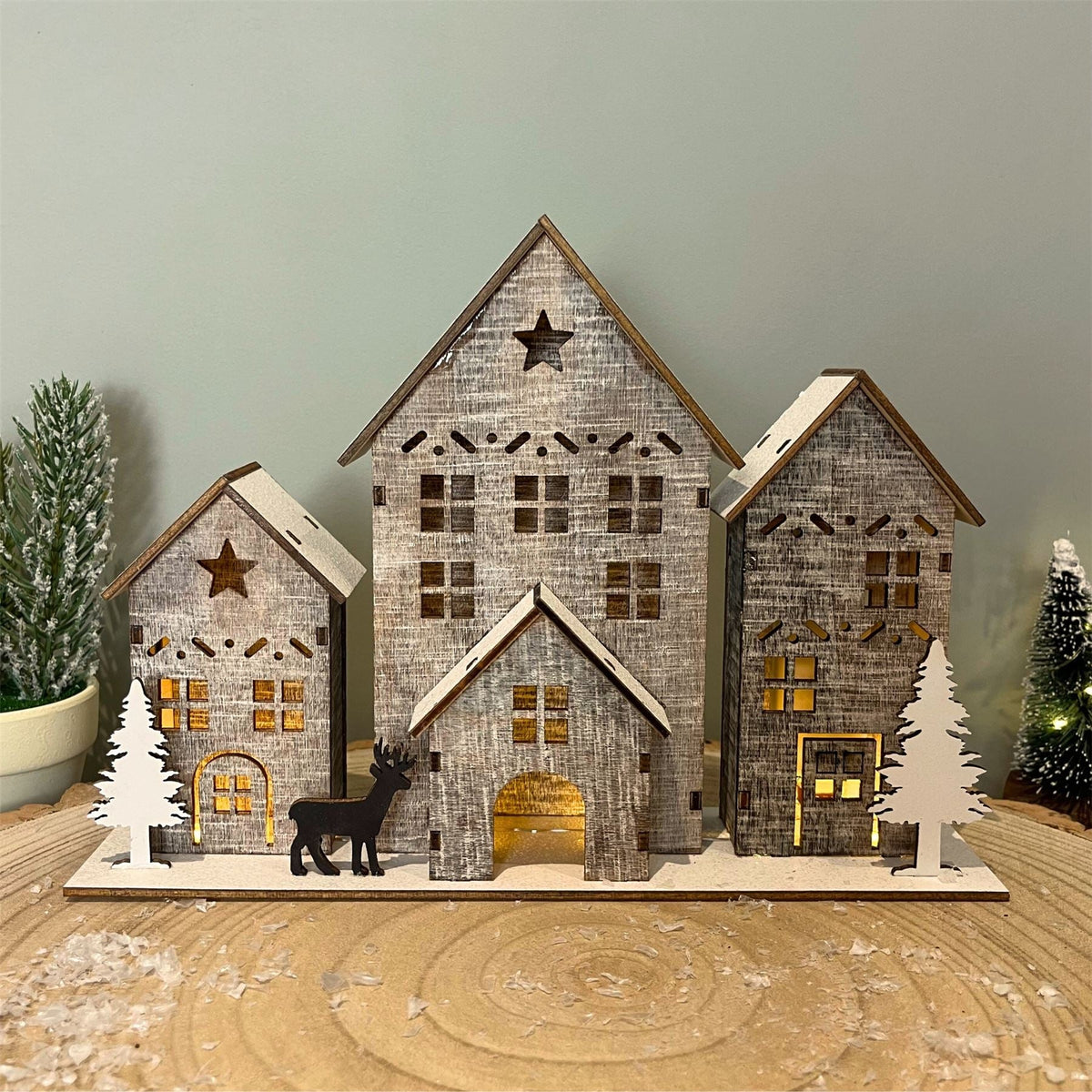 LED Wooden Christmas Scene | Light Up House Christmas Village Ornament - 18x25cm LED Light - Tophatter Daily Deals
