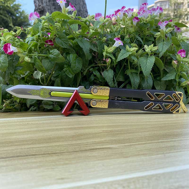 Handmade Heirlooms Display Metal holder - Tophatter Daily Deals