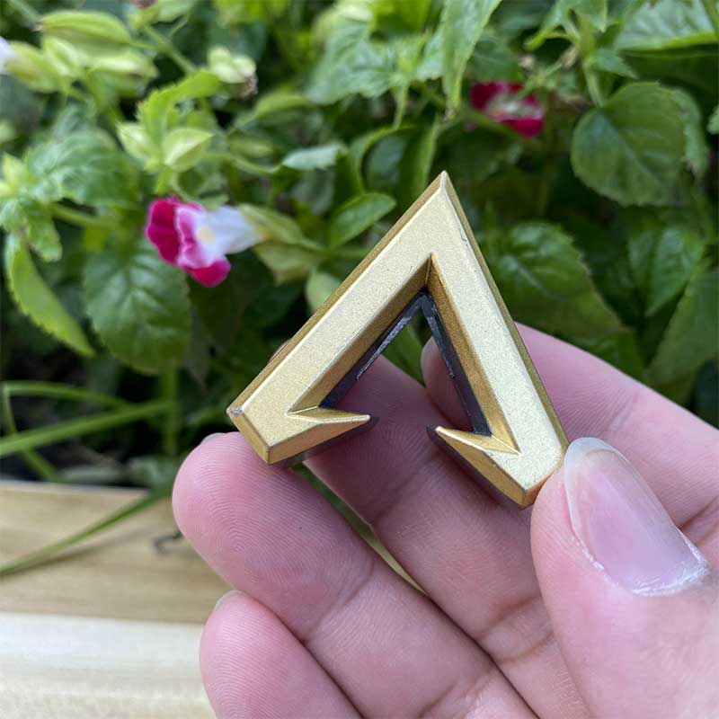 Handmade Heirlooms Display Metal holder - Tophatter Daily Deals