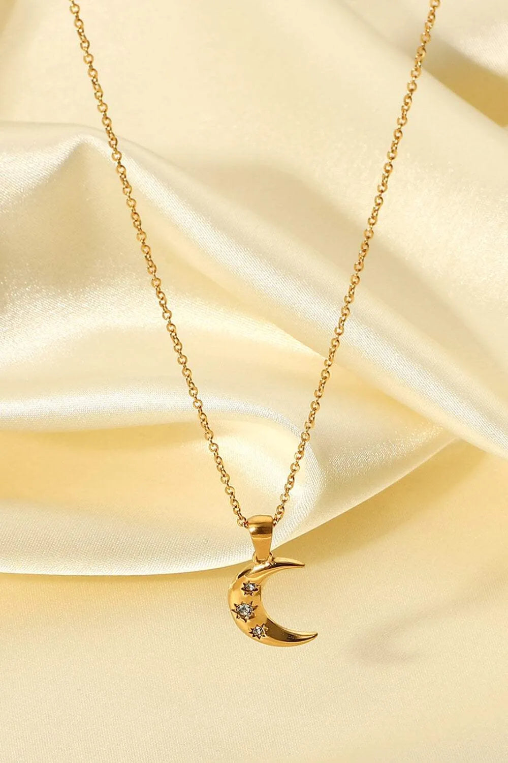 18K Gold Plated Inlaid Zircon Moon Pendant Necklace Necklaces - Tophatter Daily Deals