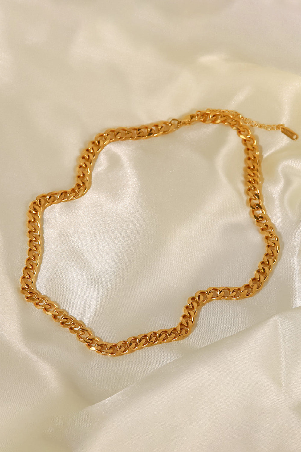 Minimalist 18K Gold Plated Curb Chain Necklace Necklaces - Tophatter Daily Deals