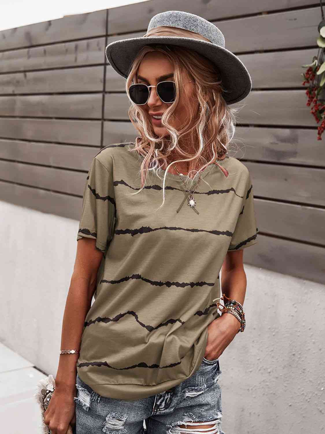 Waveform Print Round Neck Tee Khaki Women's T-Shirts - Tophatter Daily Deals