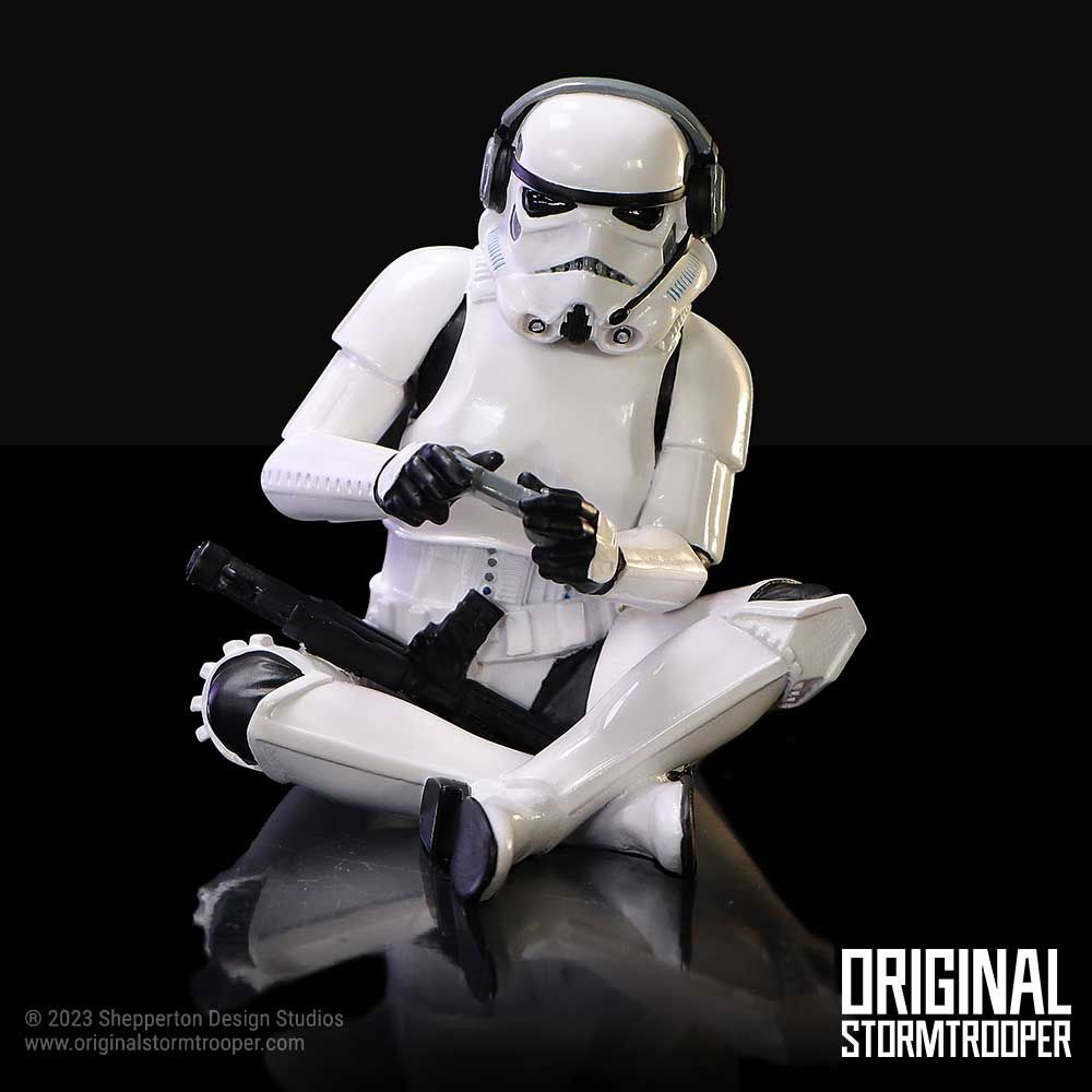 Original Stormtrooper – Official "Game On!" Gaming Collection Decorative Figurine - Tophatter Daily Deals