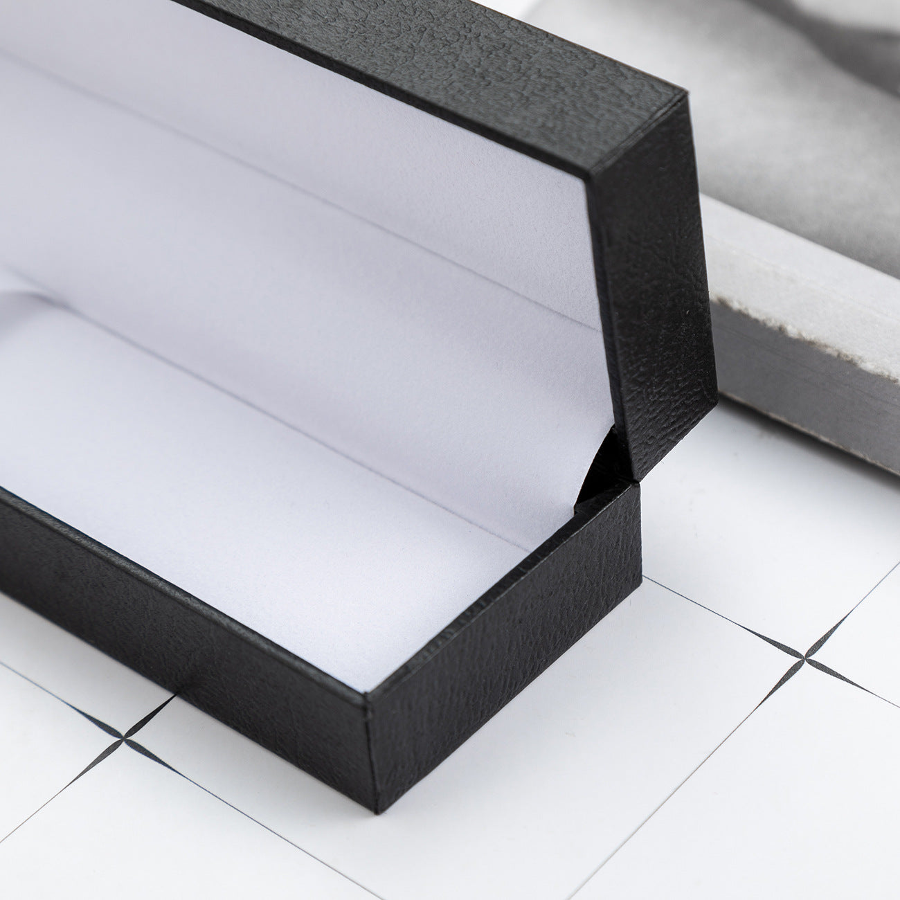 Business Flip Aluminum Sheet Gift Pen Box Gift 0 - Tophatter Daily Deals