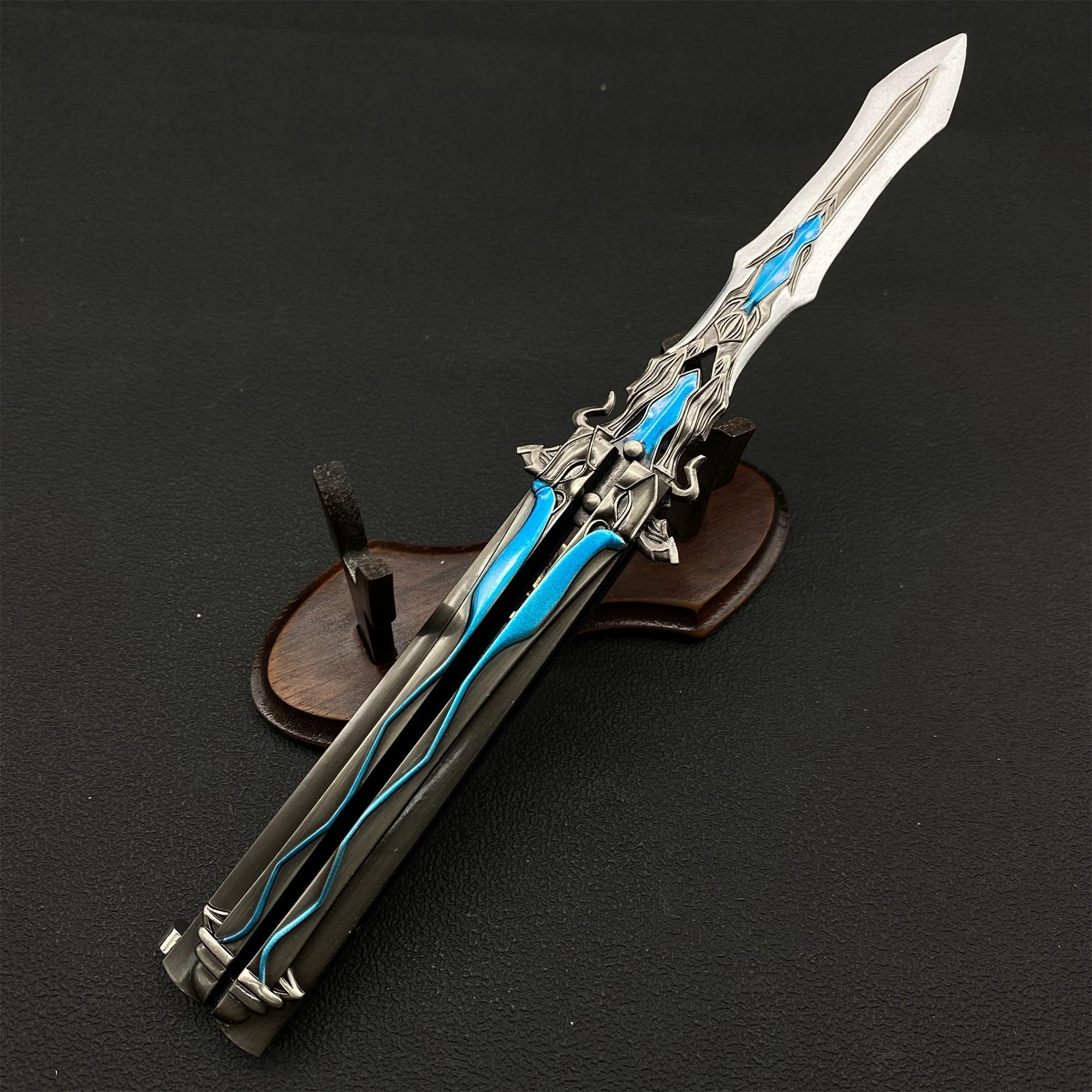 ACG Balisong Fan Arts Mystery Prize Pack - Tophatter Daily Deals