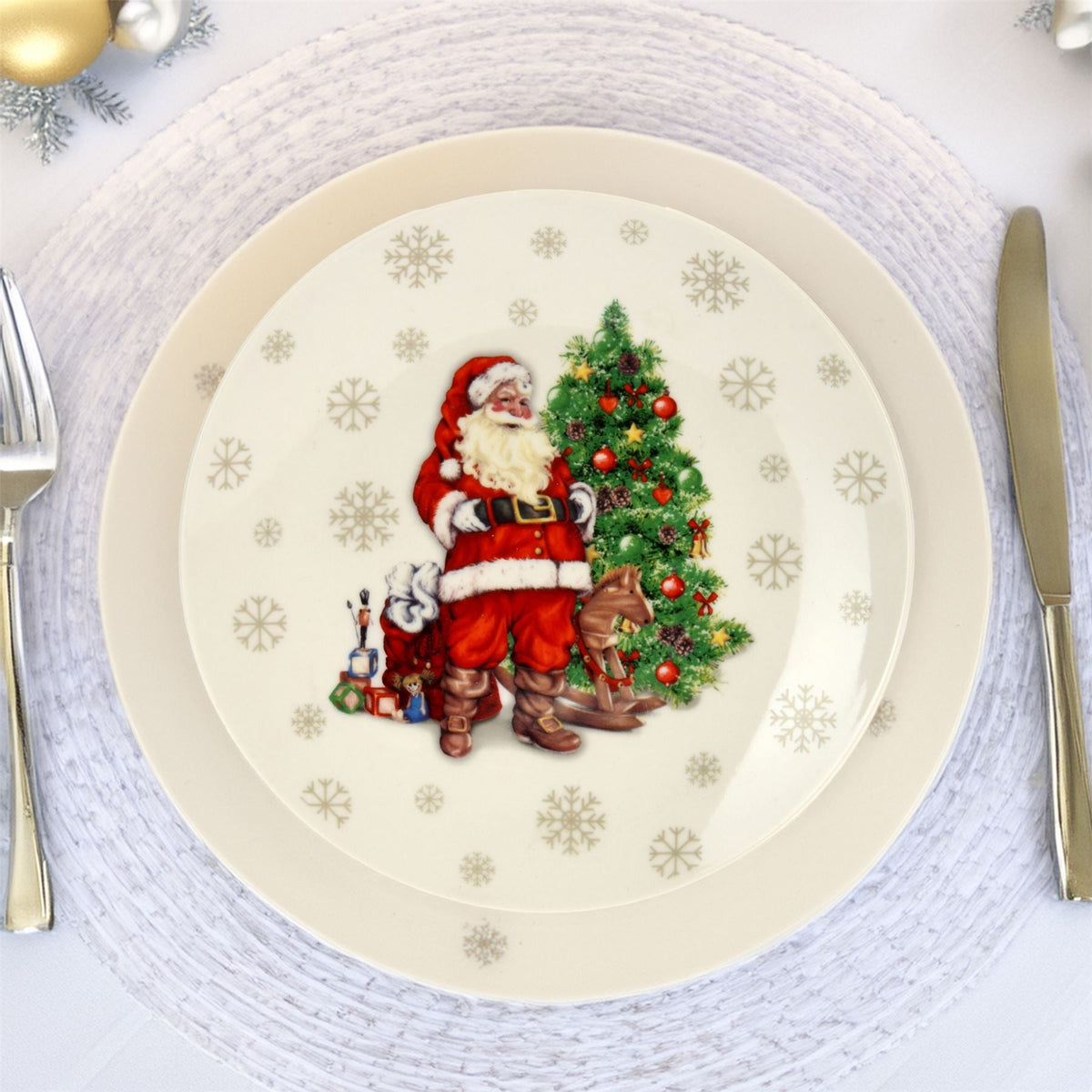 Small Santa Claus Christmas Plate | Ceramic Festive Side Plate Dish - 20cm Plate - Tophatter Daily Deals