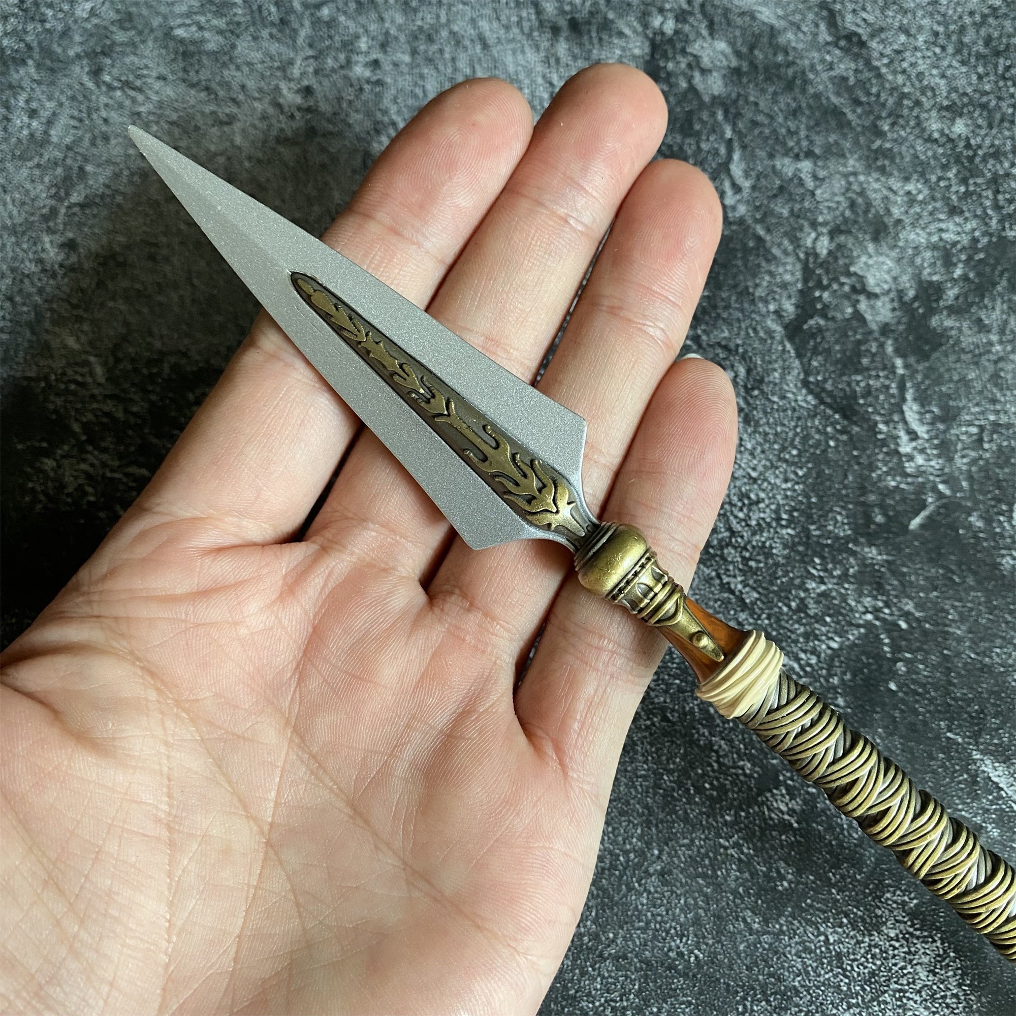 Dark Ruler's Great Shield Rough-tooth Saw The Spear of Resurrection Metal Replica - Tophatter Daily Deals