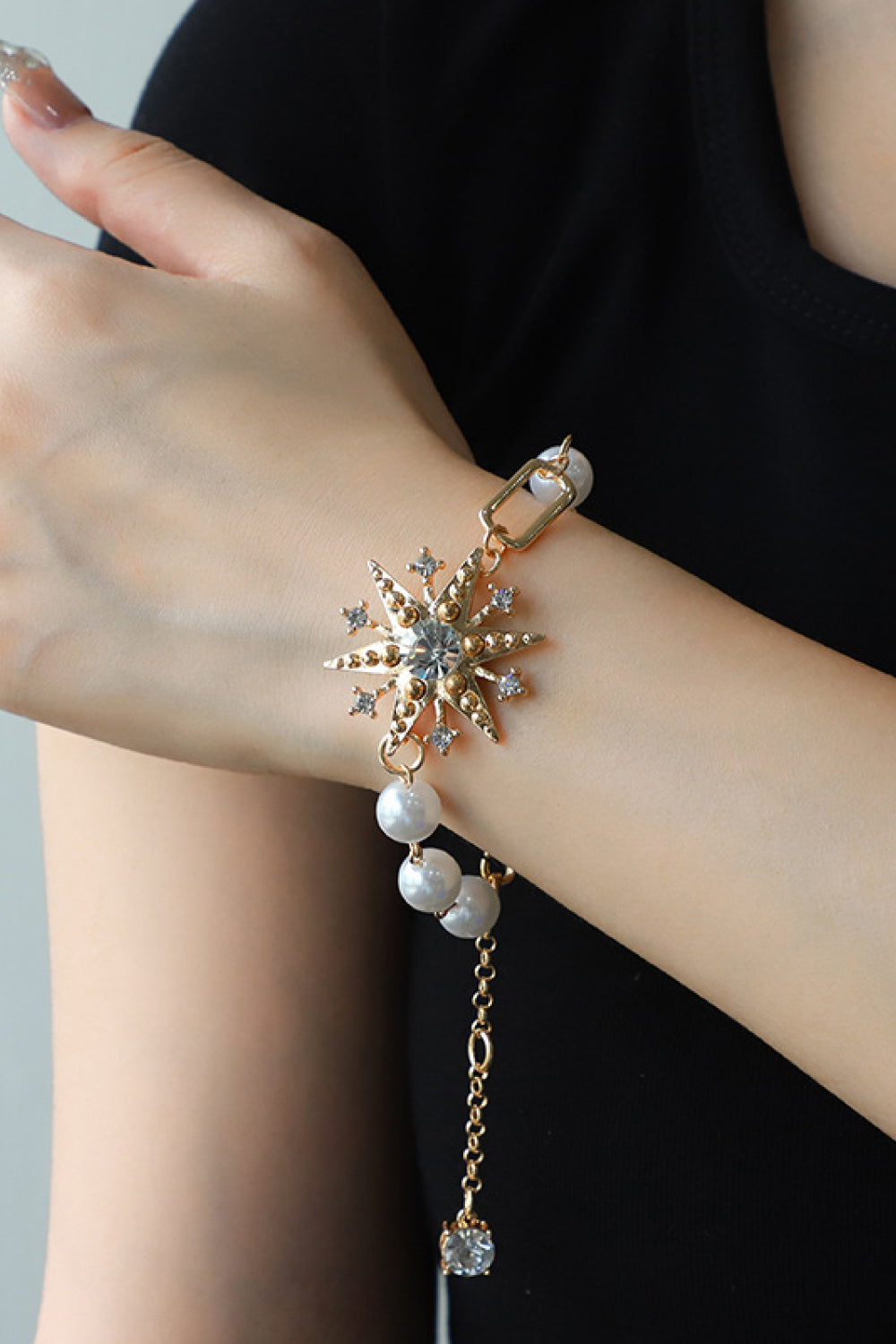 Synthetic Pearl Star Shape Alloy Bracelet - Tophatter Deals and Online Shopping - Electronics, Jewelry, Beauty, Health, Gadgets, Fashion - Tophatter's Discounts & Offers - tophatters - tophatters.co