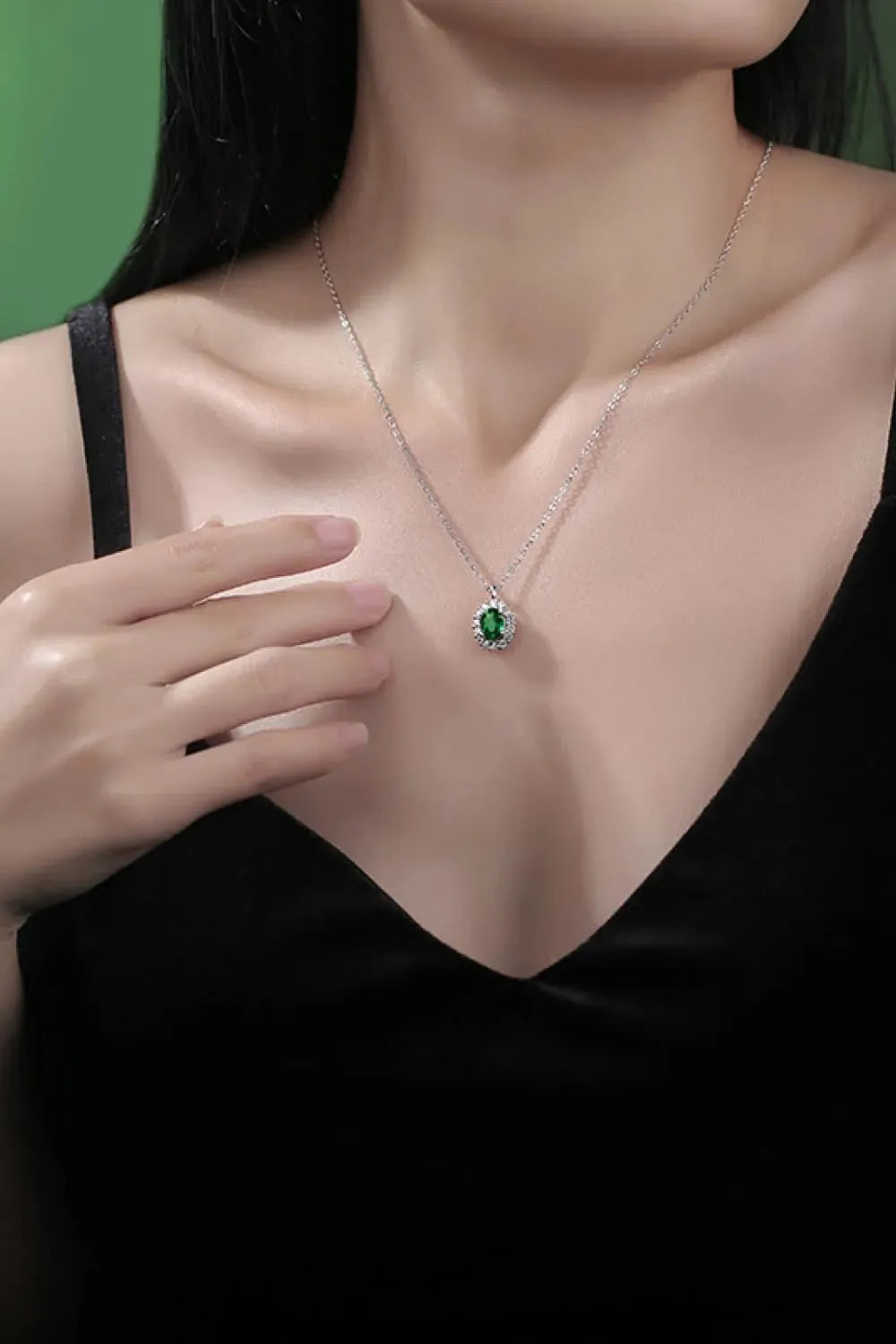 1.5 Carat Lab-Grown Emerald 925 Sterling Silver Necklace Necklaces - Tophatter Daily Deals