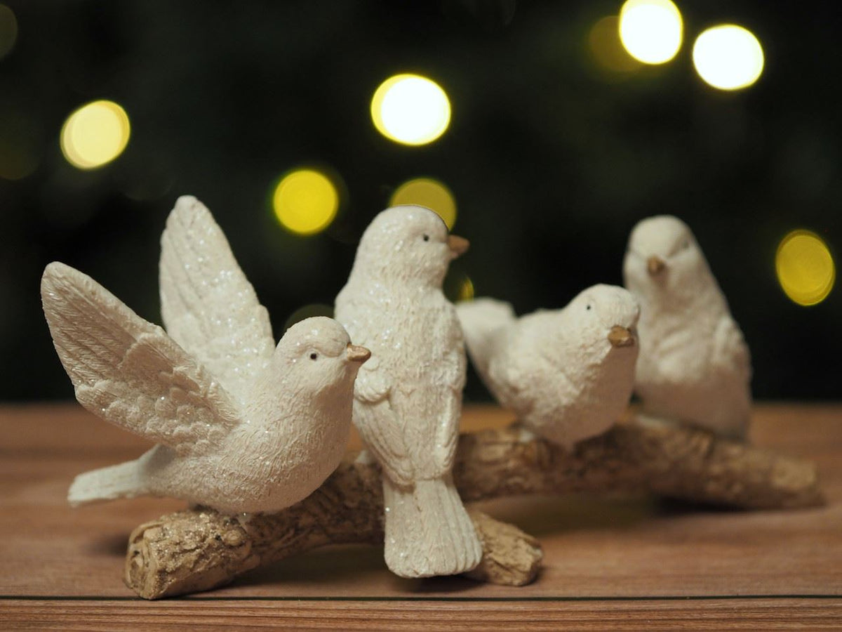 Winter Birds on Branch Figurine | 5 Birds Wildlife Christmas Ornament - 15cm Ornament - Tophatter Daily Deals