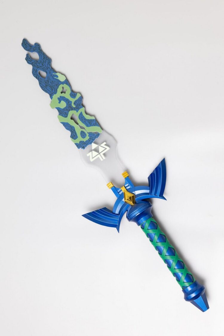 Legend of Zelda - Broken Sword with Light and Voice Activation (Acrylic) Sword - Tophatter Daily Deals