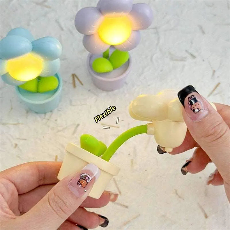 ThisCozy™ Cute Mini Flower Night Lamp Lamps - Tophatter Daily Deals