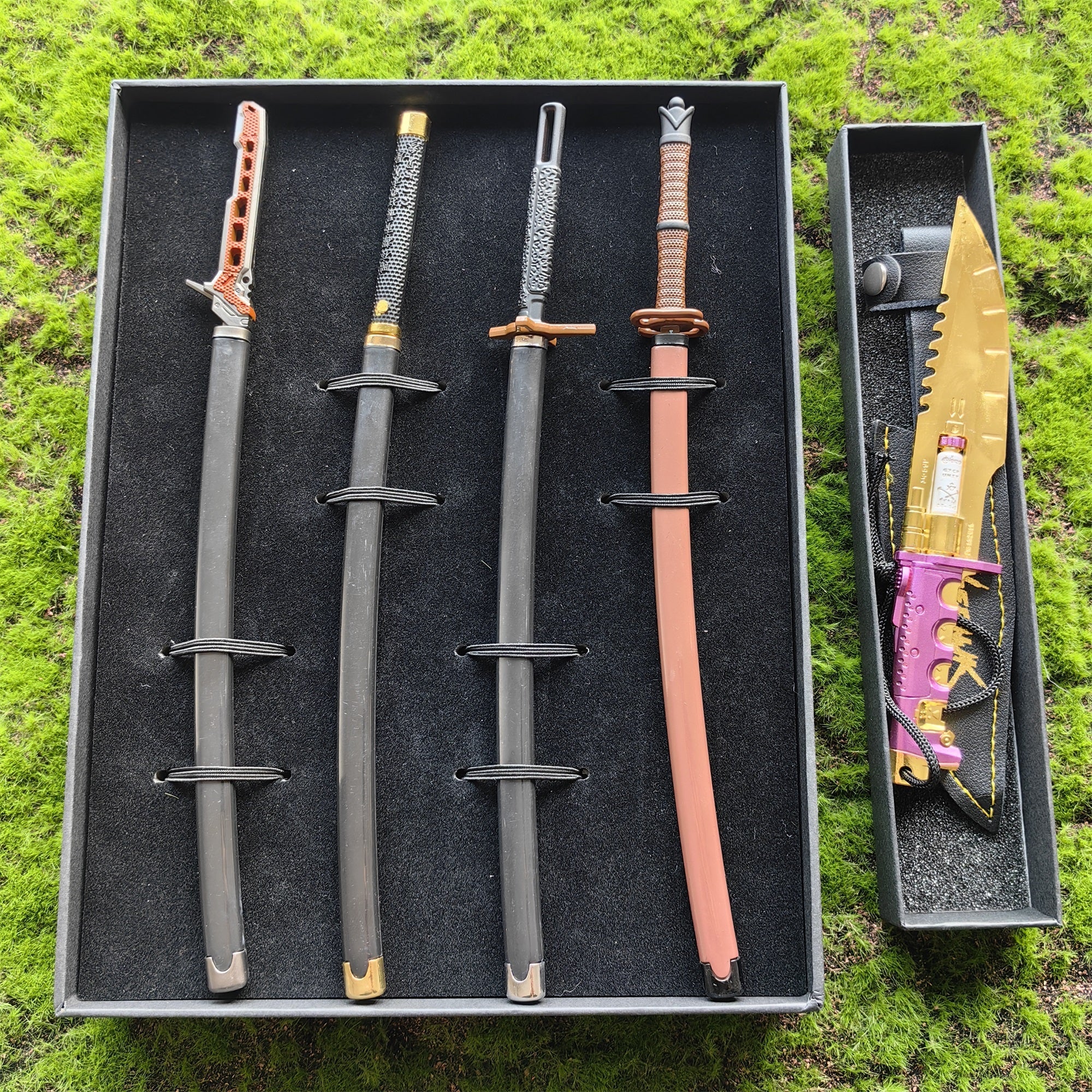 Cyberpunk Style Mini Katanas Jinchu Maru Black Unicorn Byakko Thermal Katana Errata Headhunter Knife 5 in 1 Pack - Tophatter Daily Deals