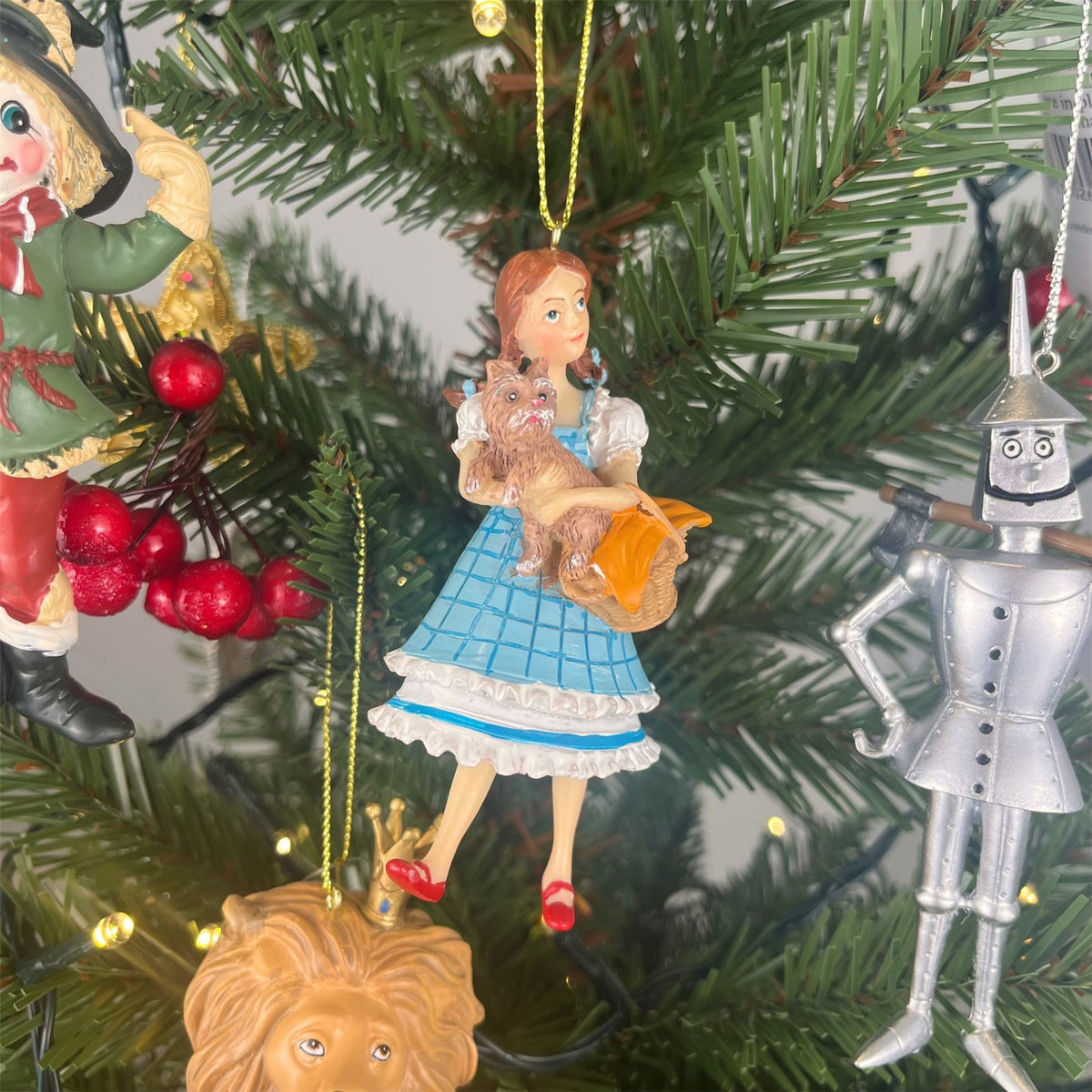 Dorothy & Toto Christmas Bauble | Wizard of Oz Christmas Tree Ornament - 10cm Baubles - Tophatter Daily Deals