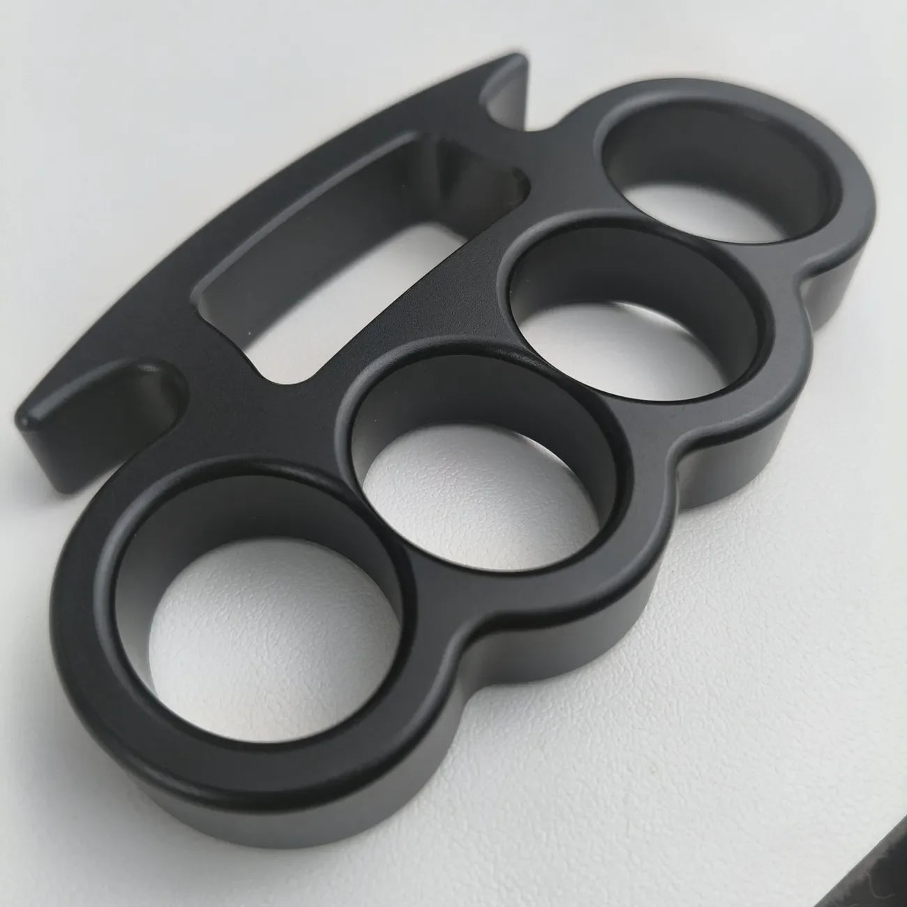 Refined Four-Finger Fist Bracelet - The "IronClasp" - Tophatter Daily Deals