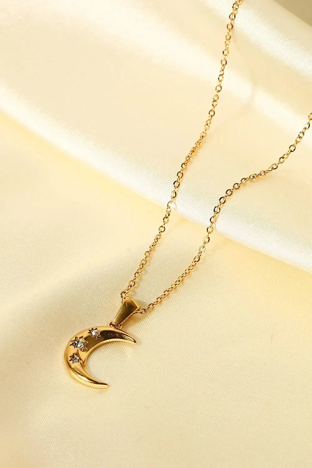 18K Gold Plated Inlaid Zircon Moon Pendant Necklace Necklaces - Tophatter Daily Deals